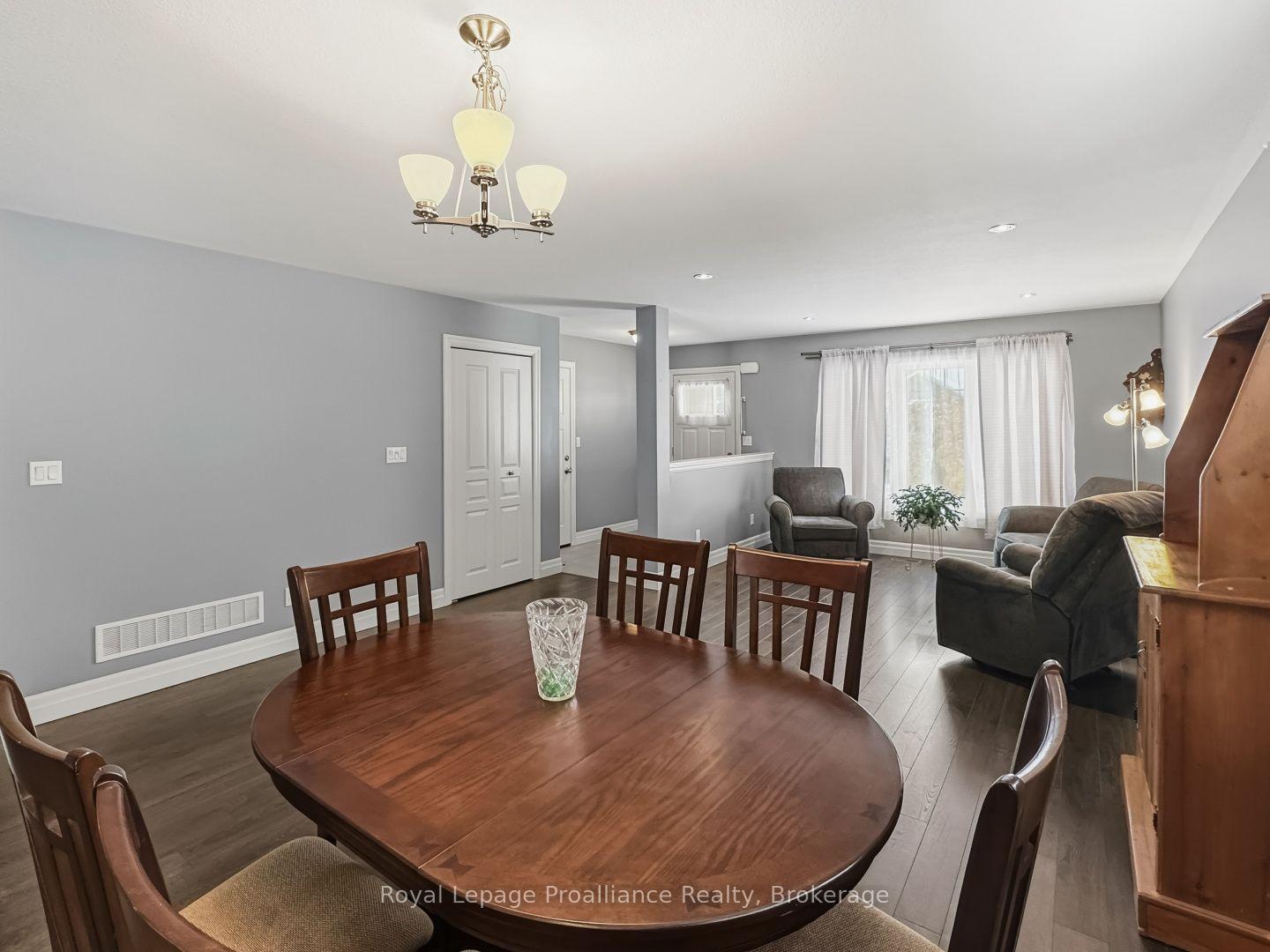 Photo 10 of 8 Tessa Boulevard, Belleville, Belleville Ward — HOMEH
