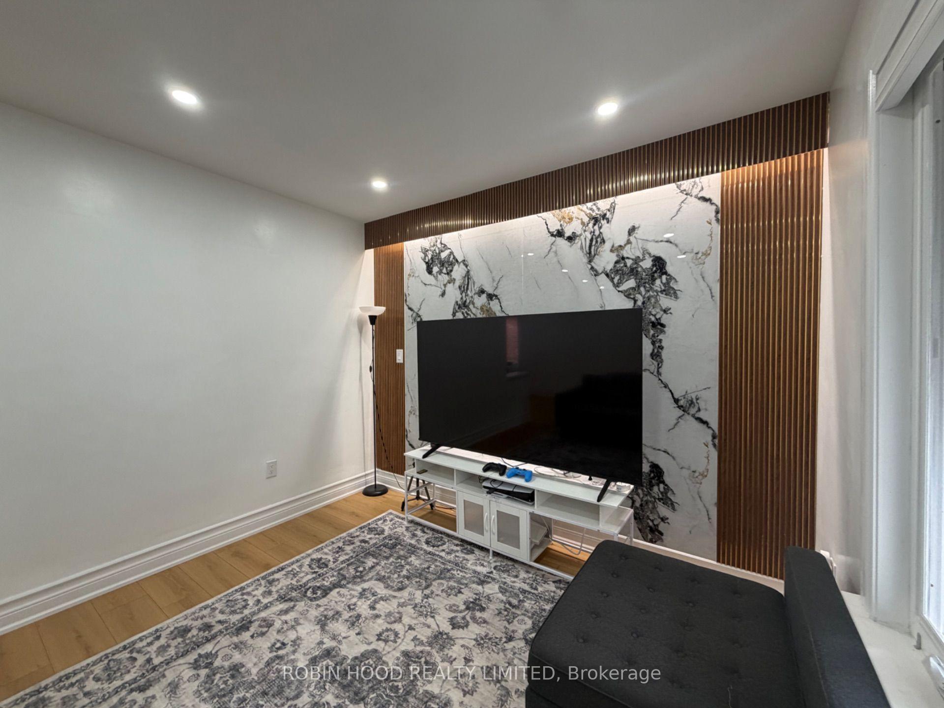 Photo 9 of 329 O'Connor Drive, Toronto, East York — HOMEH