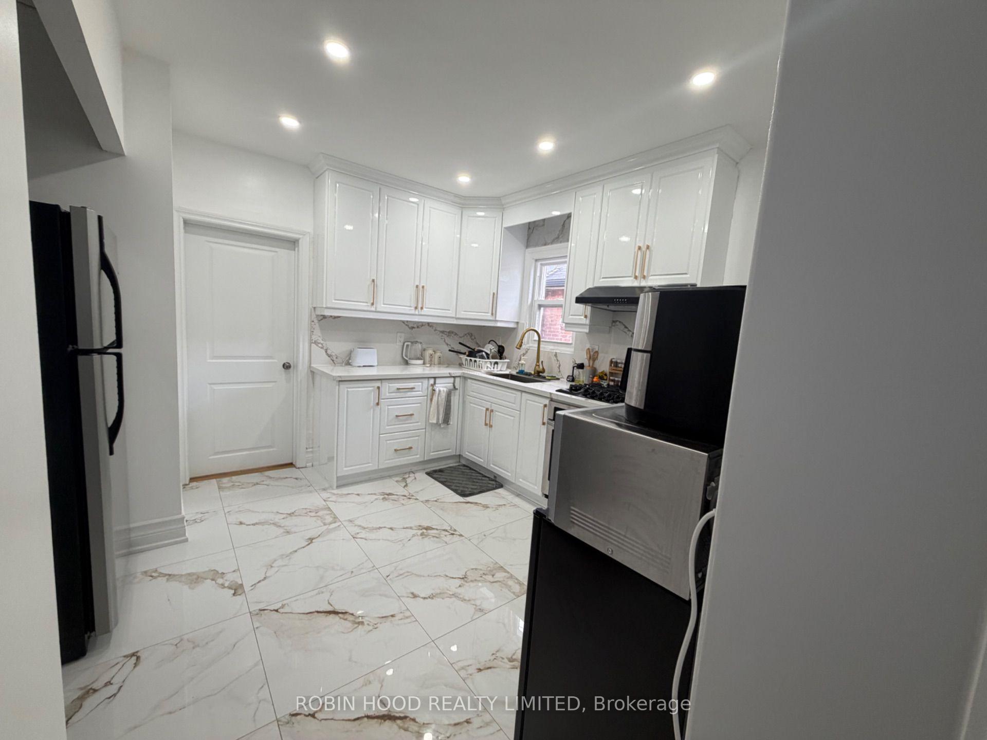 Photo 10 of 329 O'Connor Drive, Toronto, East York — HOMEH