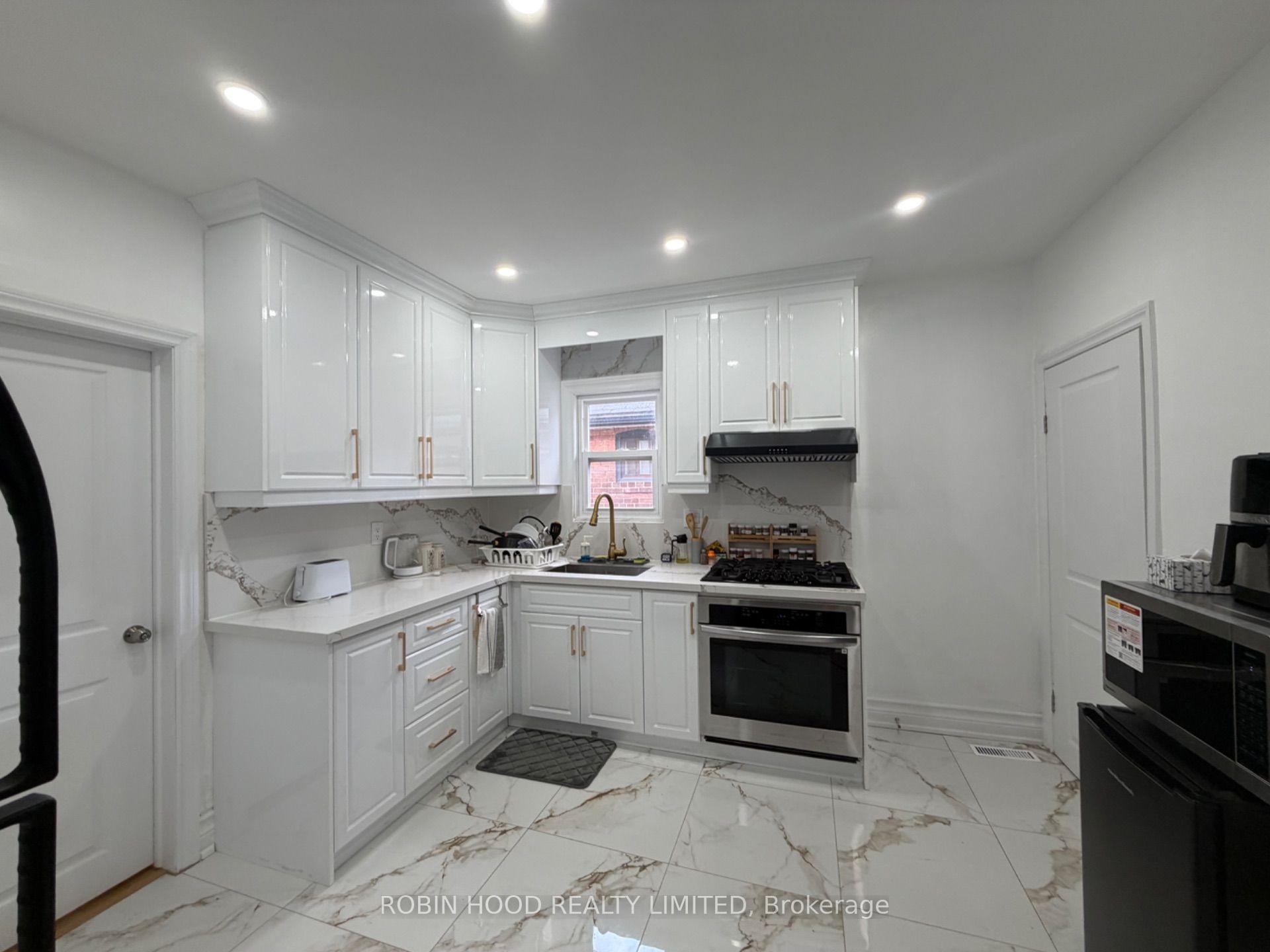 Photo 11 of 329 O'Connor Drive, Toronto, East York — HOMEH