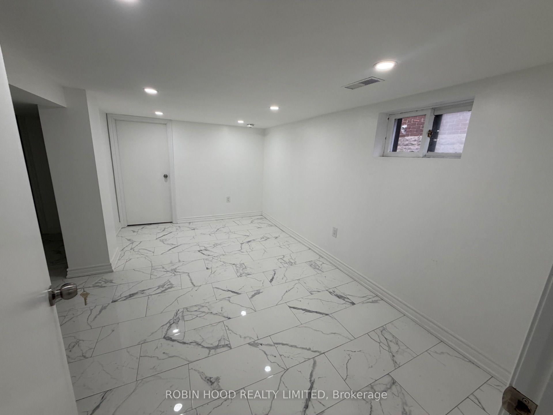 Photo 30 of 329 O'Connor Drive, Toronto, East York — HOMEH