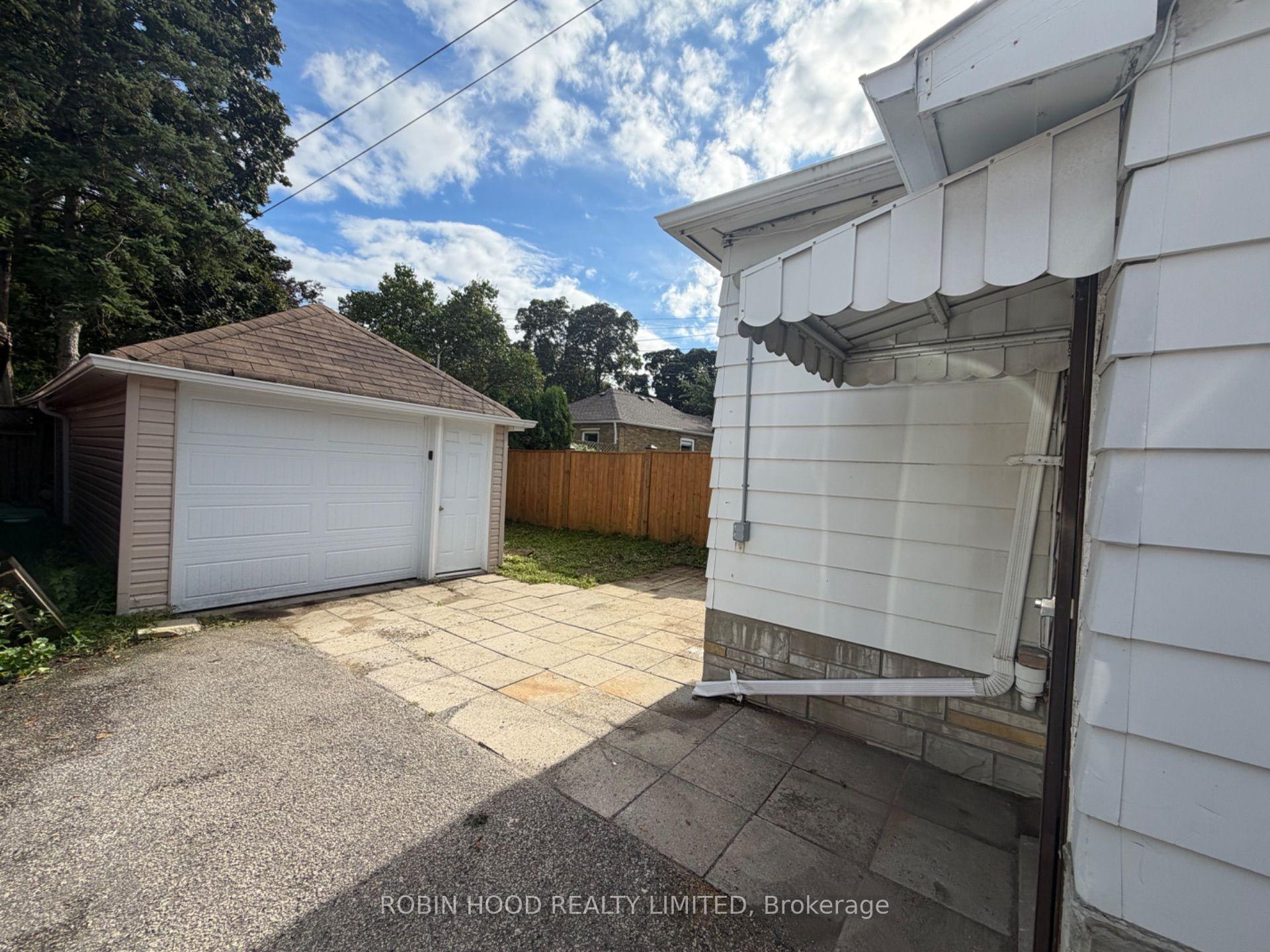 Photo 32 of 329 O'Connor Drive, Toronto, East York — HOMEH