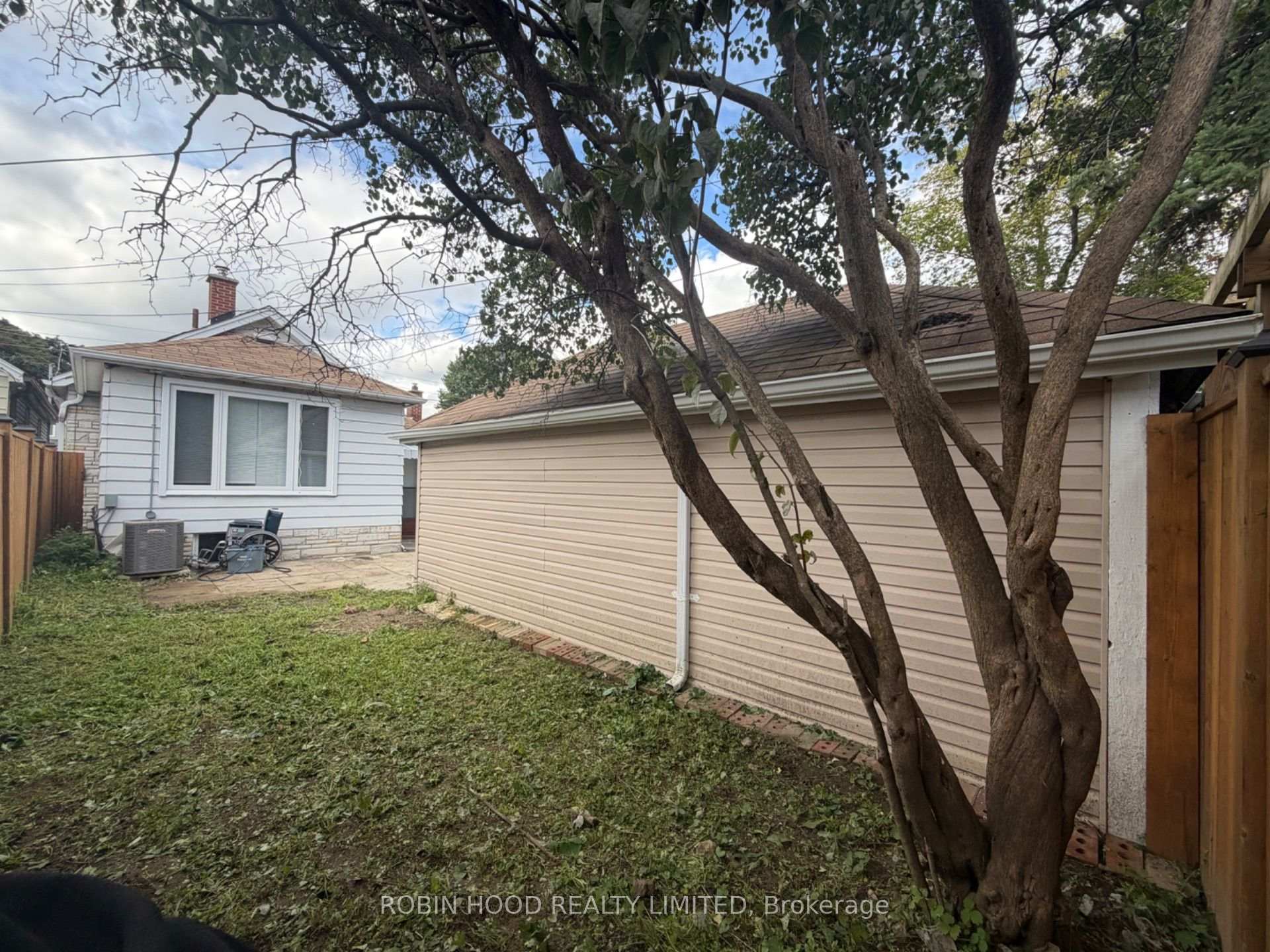 Photo 33 of 329 O'Connor Drive, Toronto, East York — HOMEH