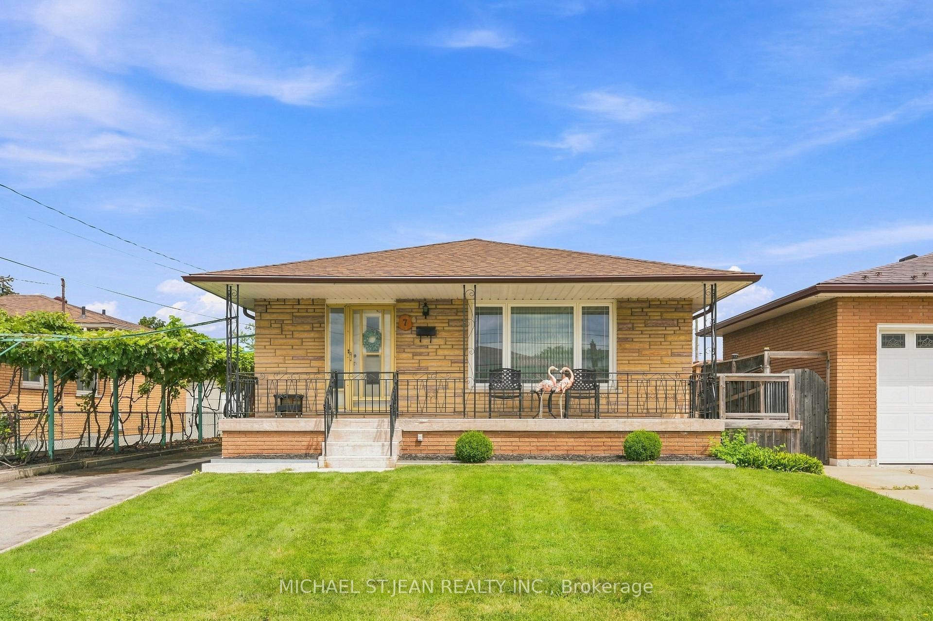Photo 1 of 7 Duchess Court, Hamilton, Kentley — HOMEH