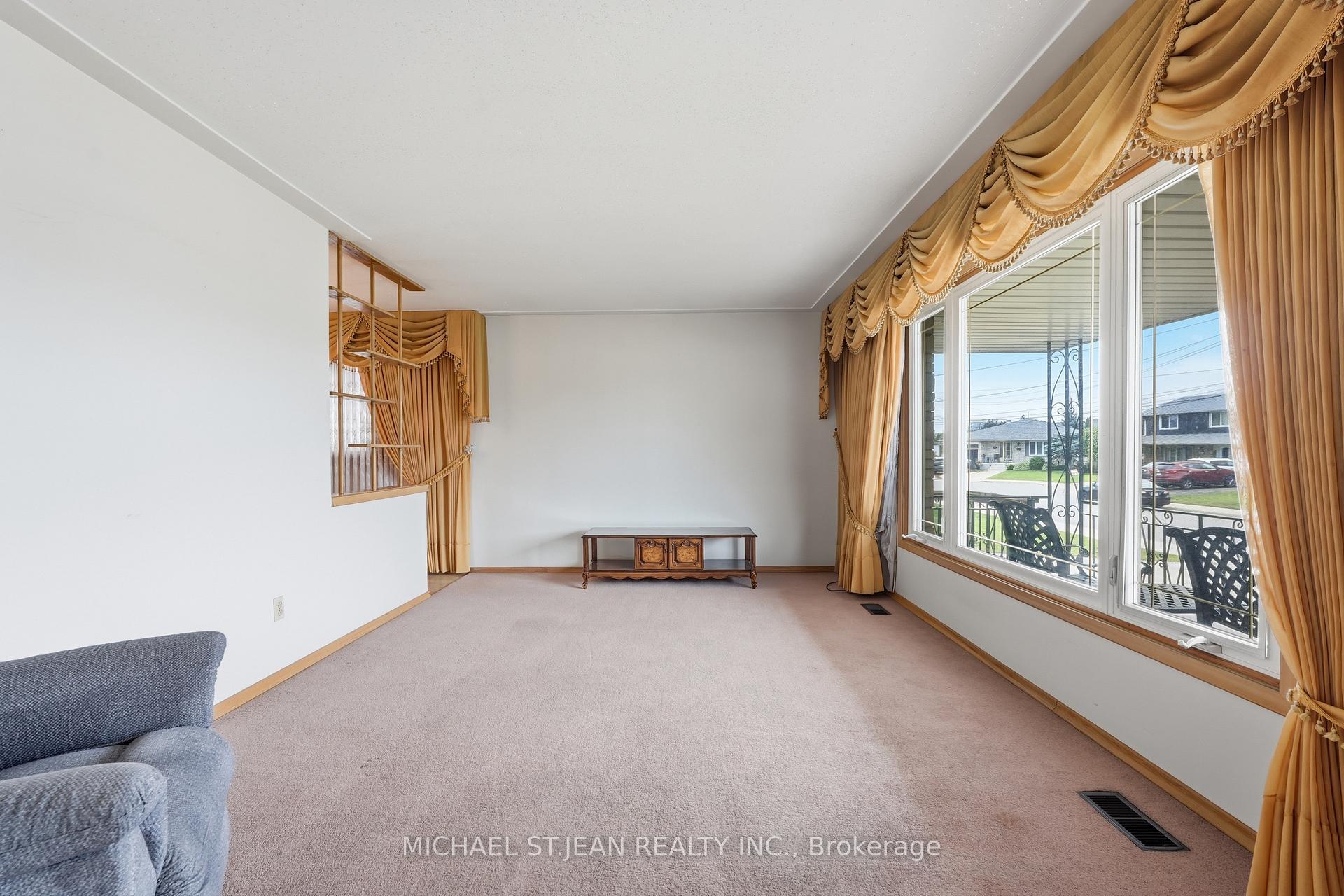 Photo 8 of 7 Duchess Court, Hamilton, Kentley — HOMEH