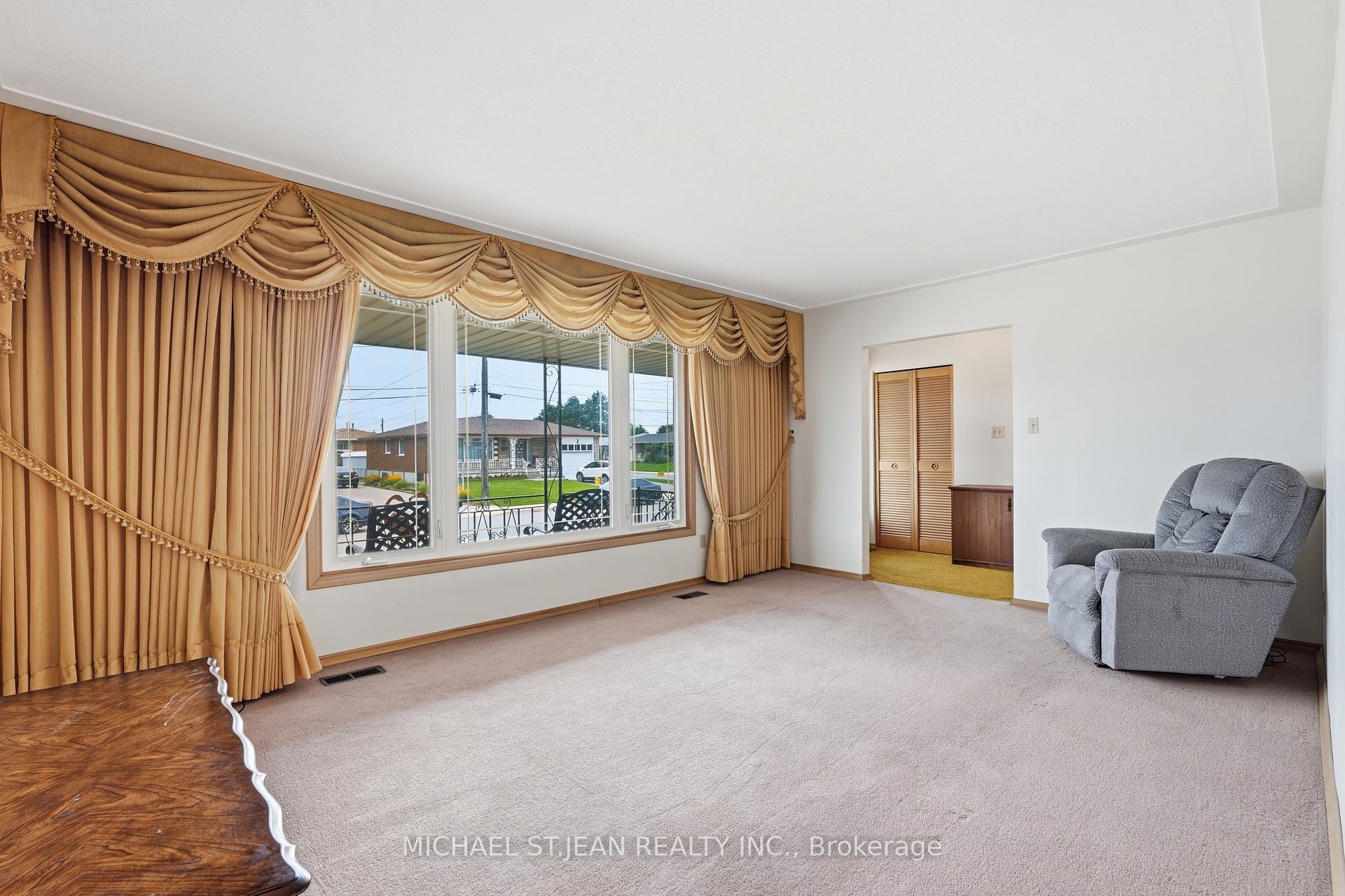 Photo 9 of 7 Duchess Court, Hamilton, Kentley — HOMEH