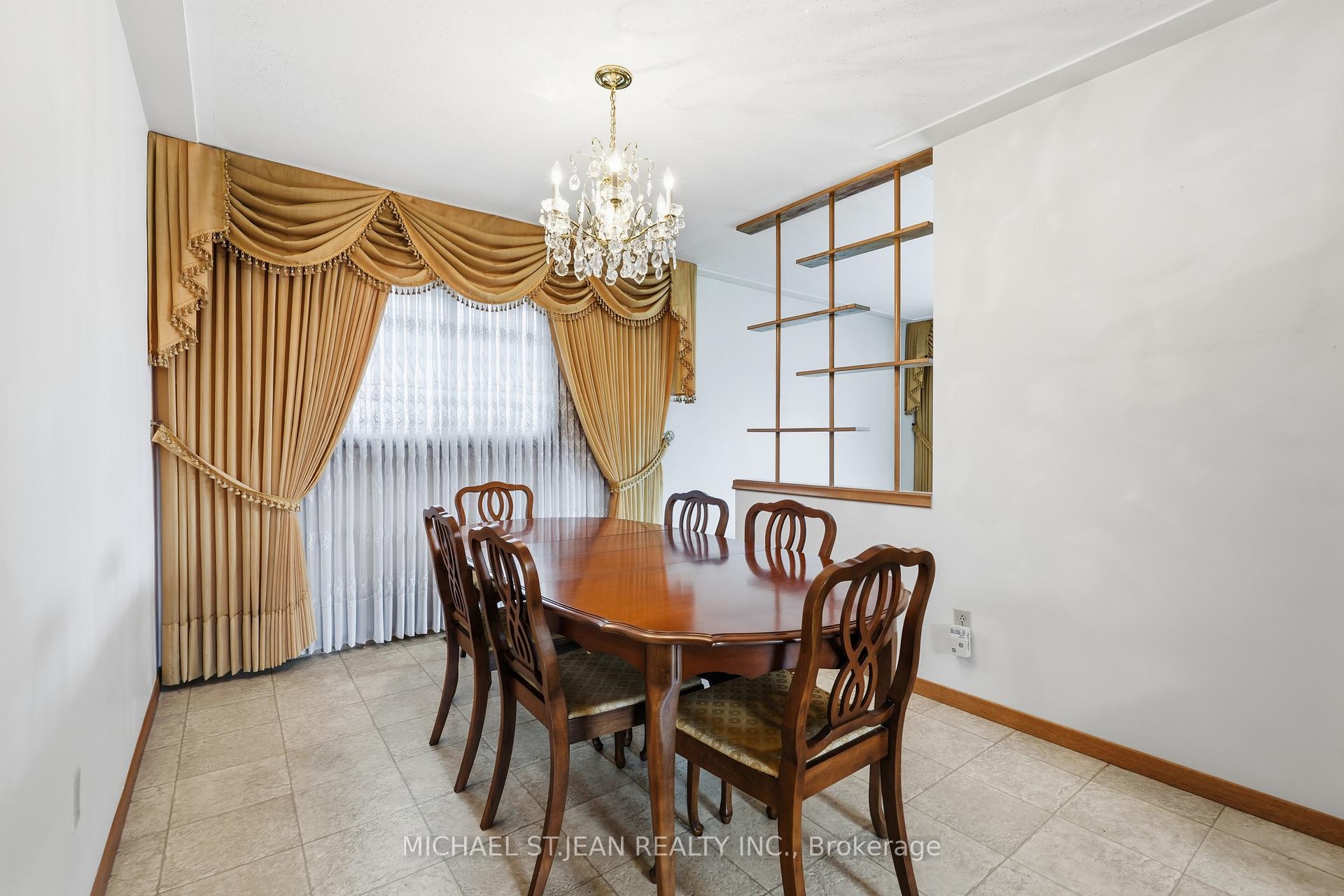 Photo 12 of 7 Duchess Court, Hamilton, Kentley — HOMEH