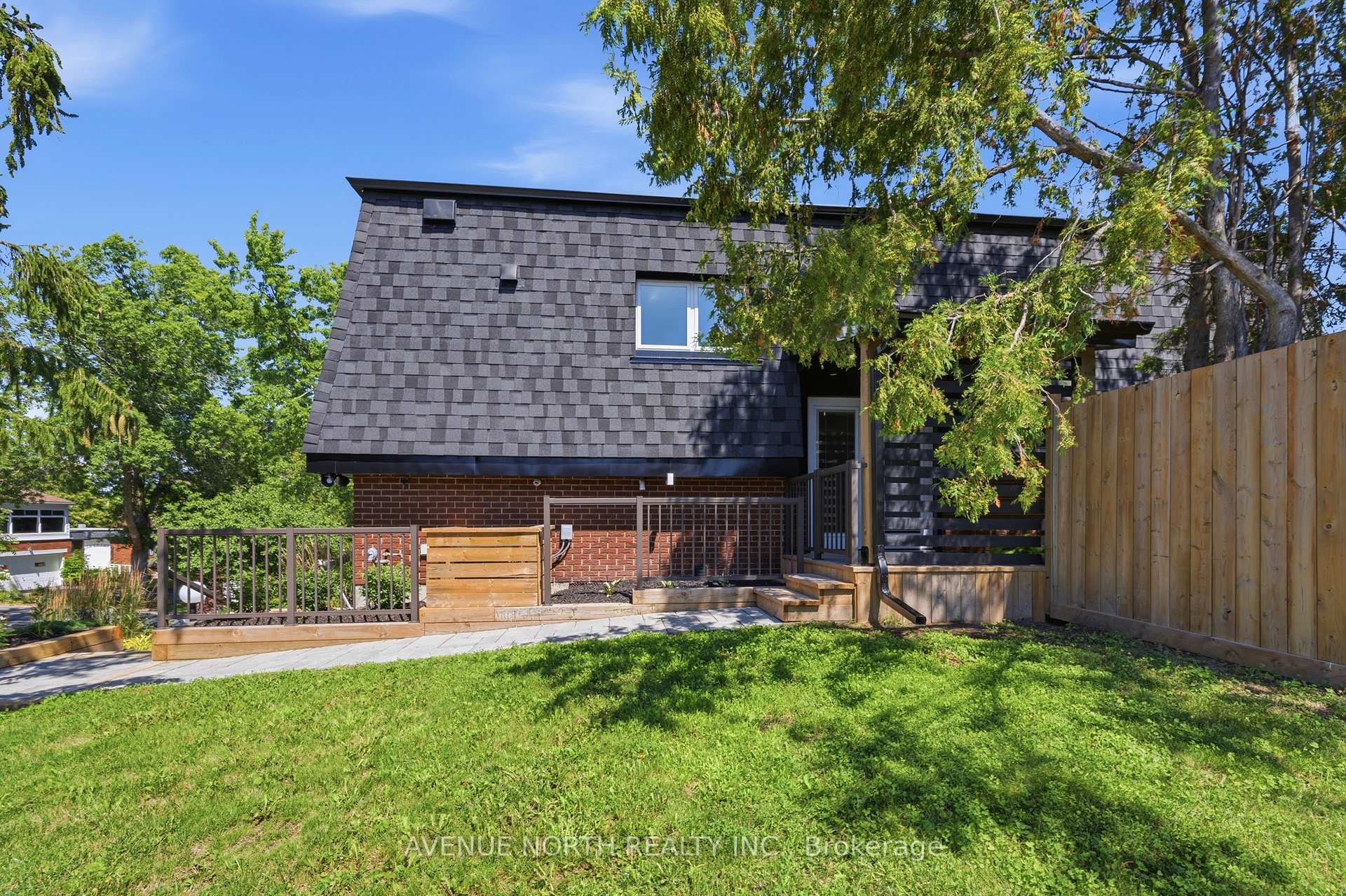Photo 5 of 2 Oberon Street, Ottawa, Westcliffe Estates — HOMEH