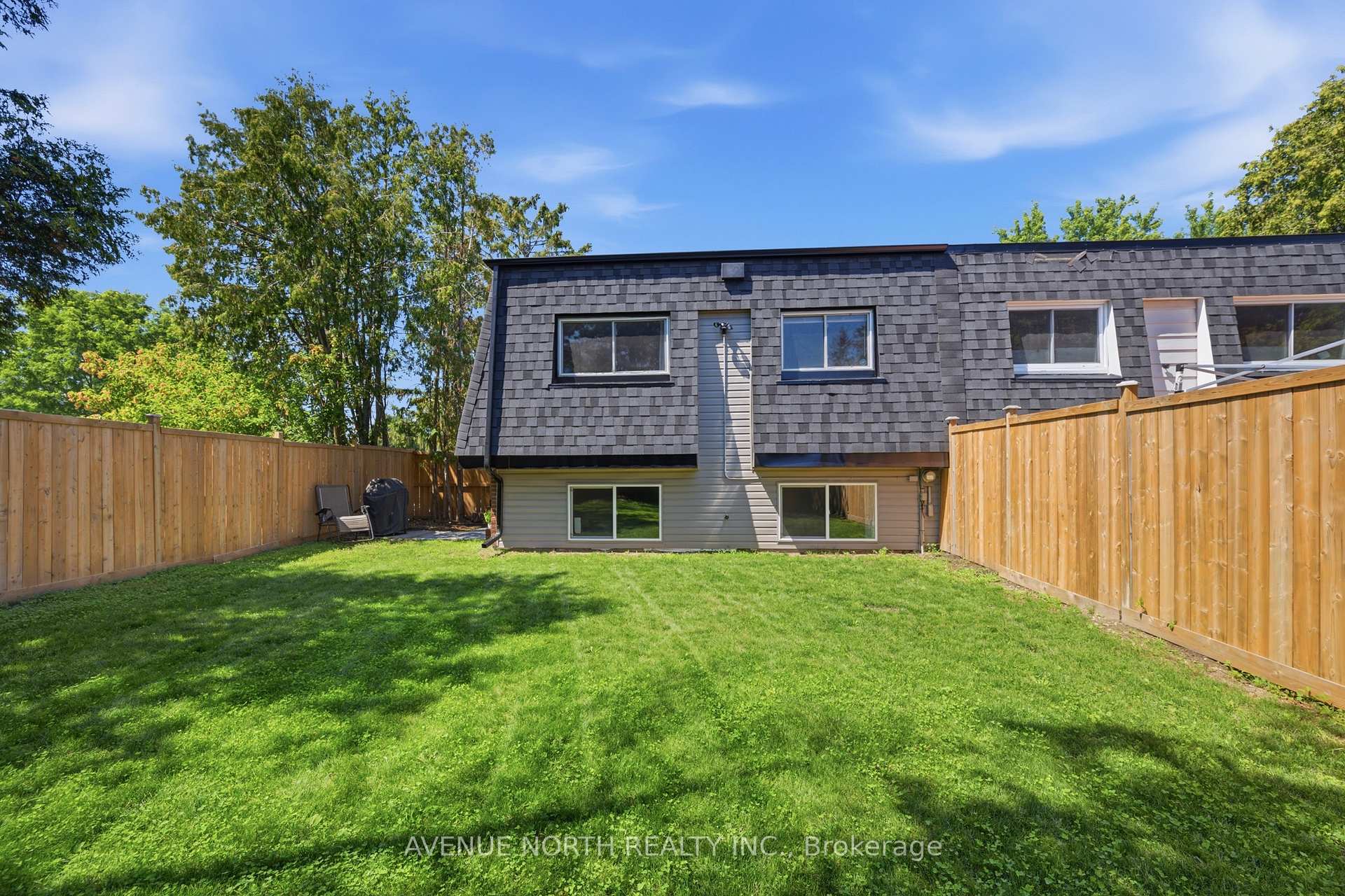 Photo 36 of 2 Oberon Street, Ottawa, Westcliffe Estates — HOMEH