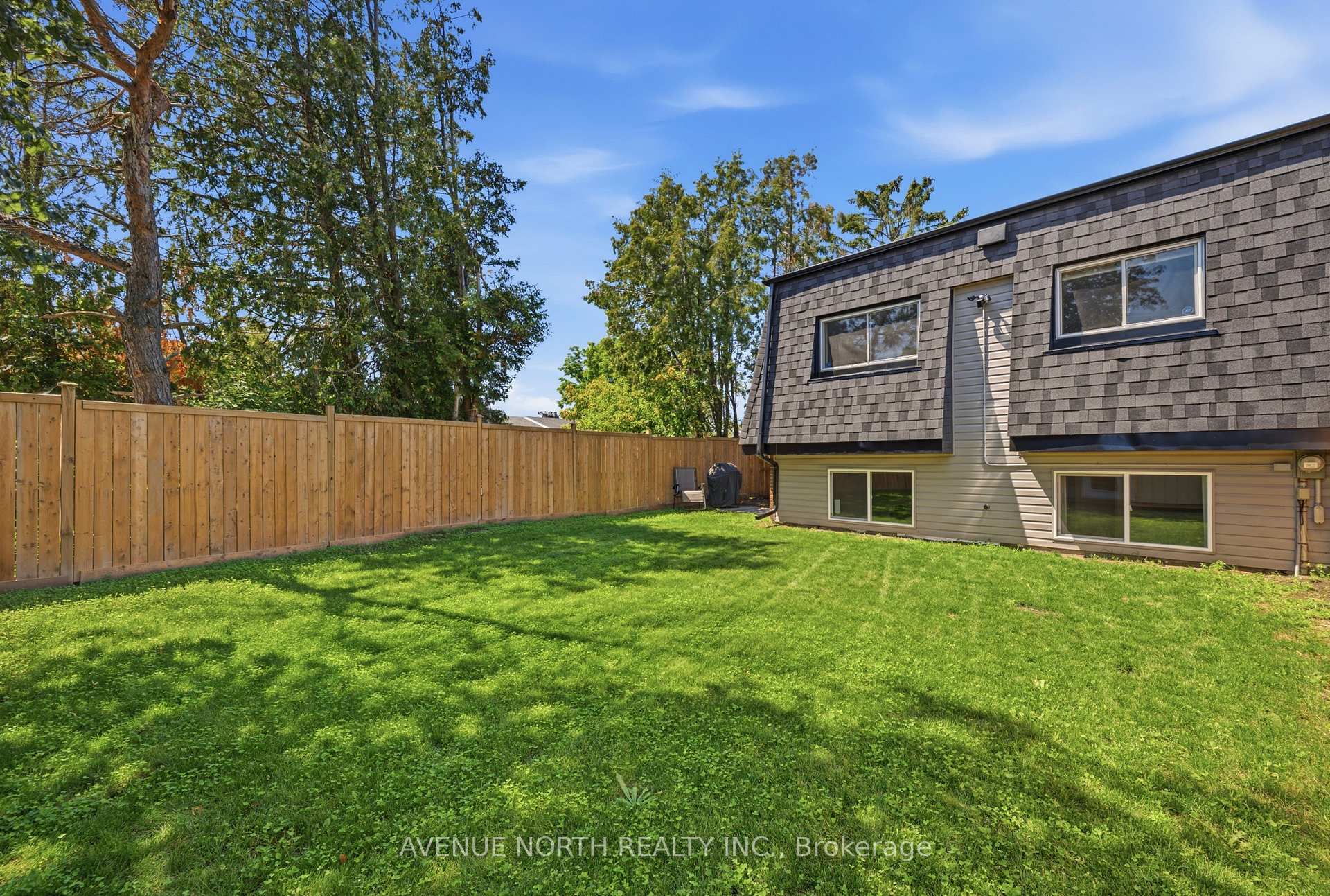 Photo 37 of 2 Oberon Street, Ottawa, Westcliffe Estates — HOMEH