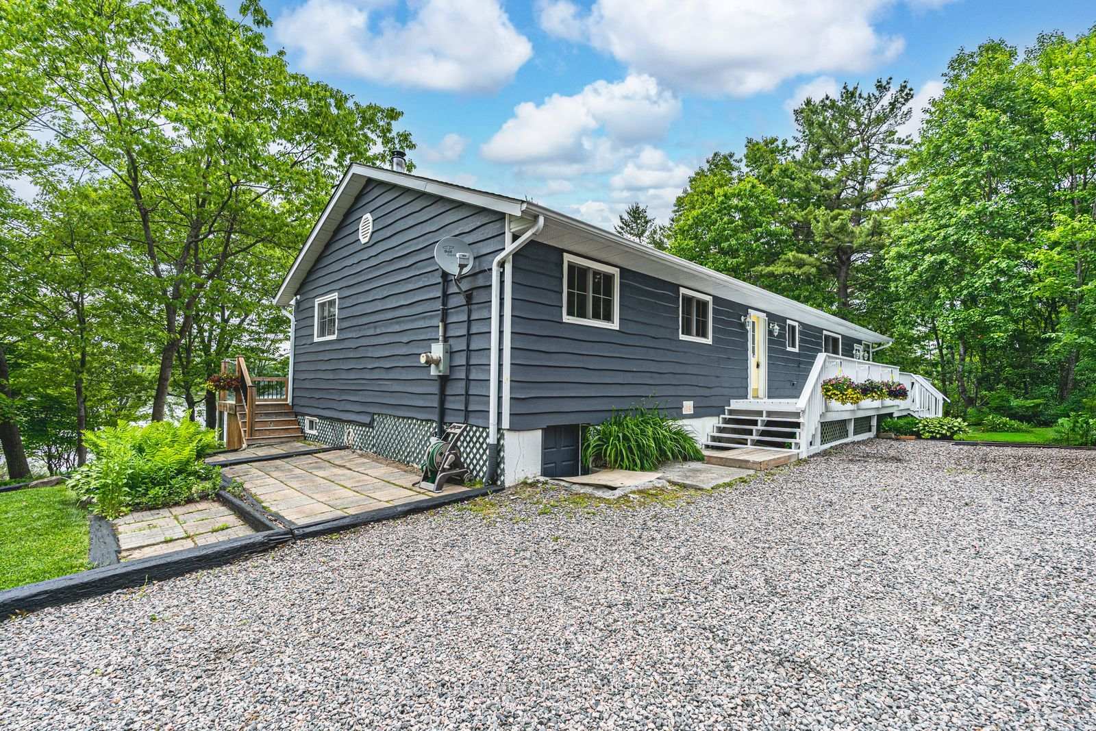 Photo 5 of 1008 Cove Road, Gravenhurst, Wood (Gravenhurst) — HOMEH