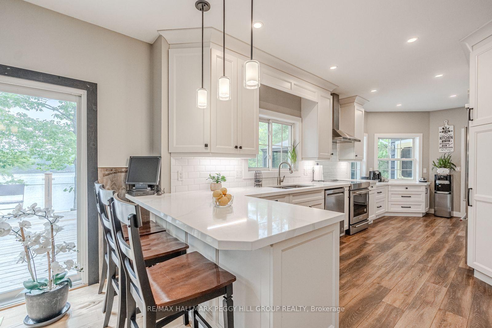 Photo 7 of 1008 Cove Road, Gravenhurst, Wood (Gravenhurst) — HOMEH