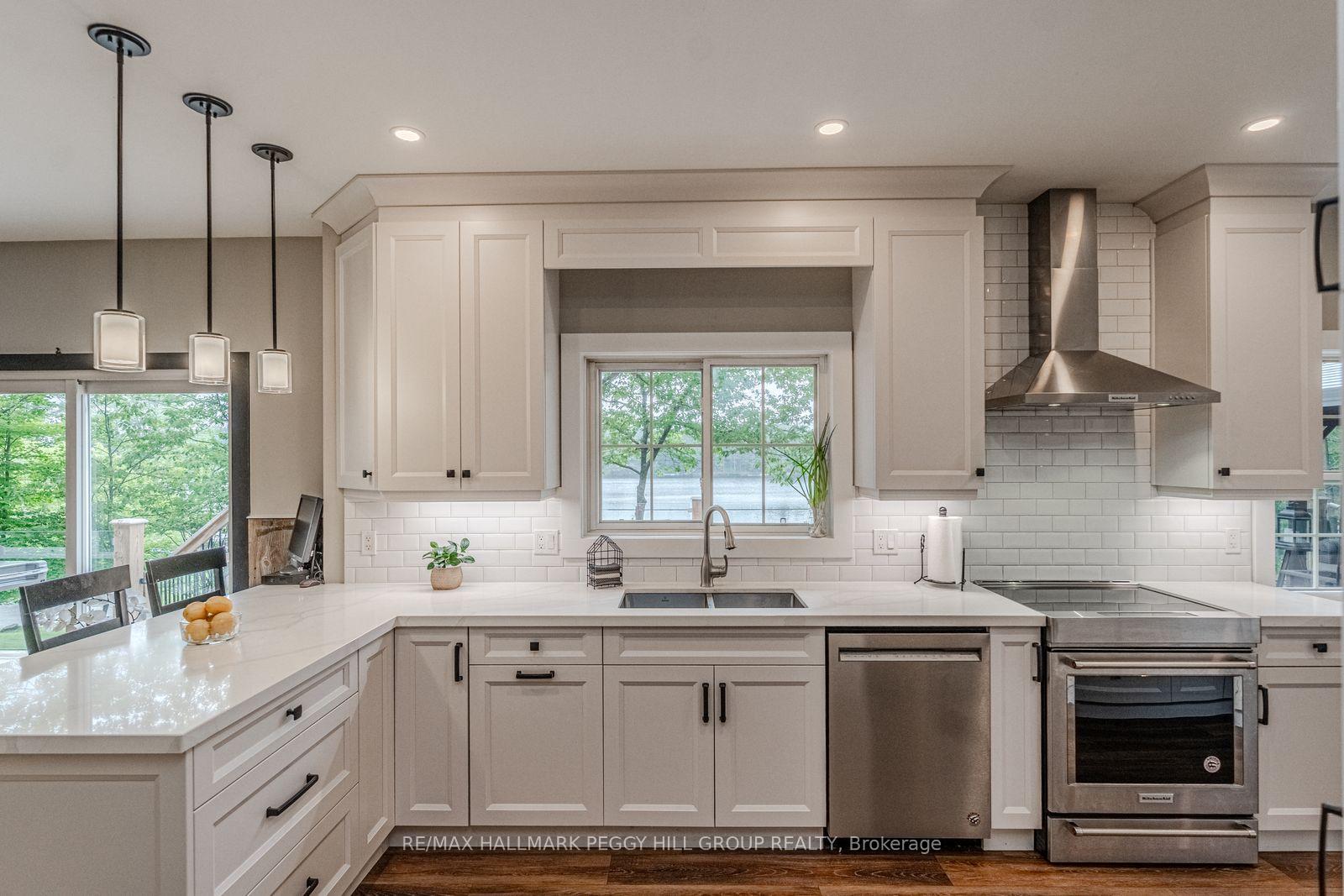 Photo 9 of 1008 Cove Road, Gravenhurst, Wood (Gravenhurst) — HOMEH