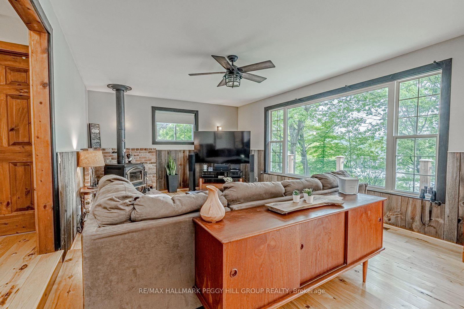 Photo 10 of 1008 Cove Road, Gravenhurst, Wood (Gravenhurst) — HOMEH