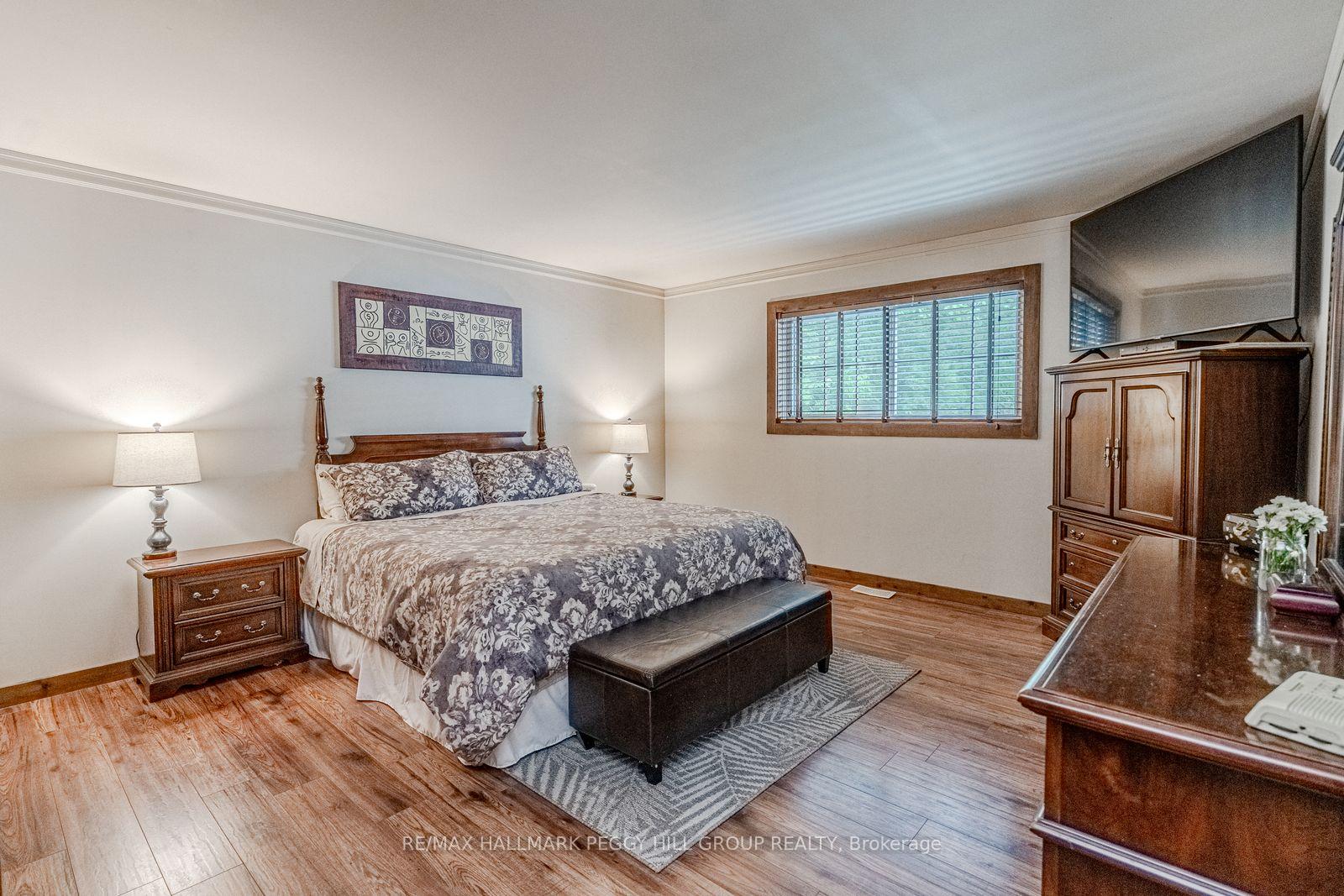 Photo 13 of 1008 Cove Road, Gravenhurst, Wood (Gravenhurst) — HOMEH