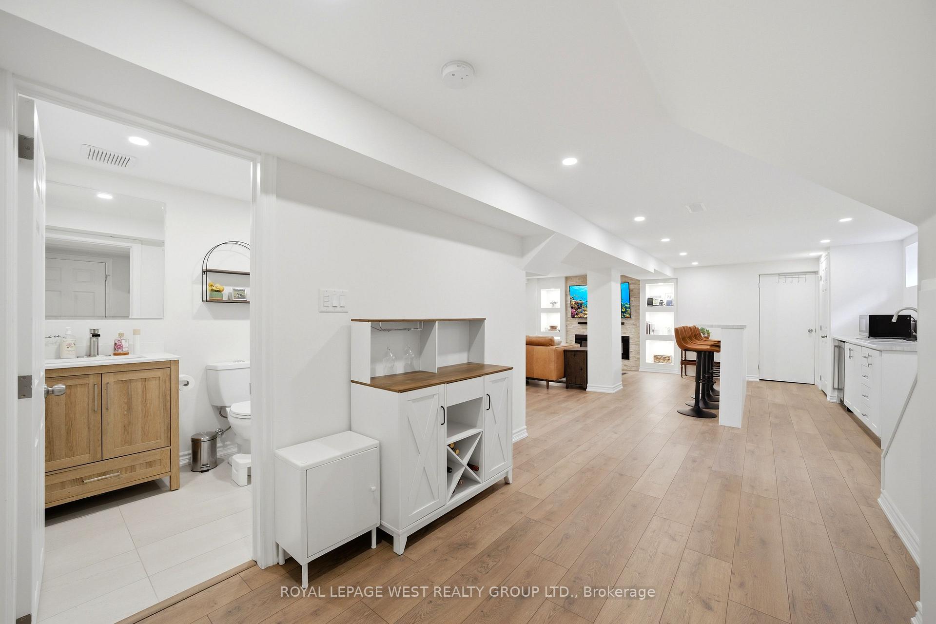 Photo 15 of 72 Mervyn Avenue, Etobicoke, Islington-City Centre West — HOMEH