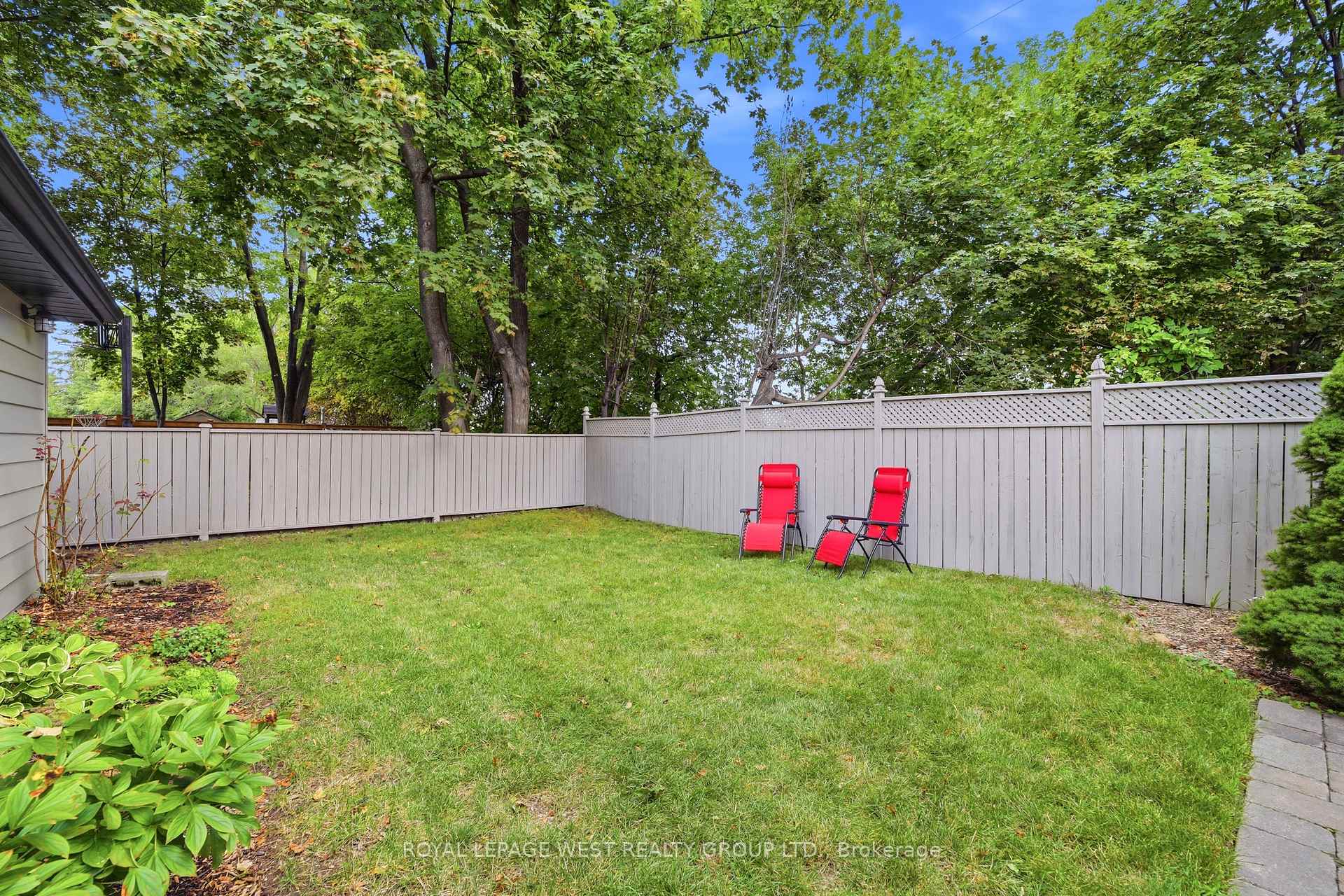 Photo 18 of 72 Mervyn Avenue, Etobicoke, Islington-City Centre West — HOMEH