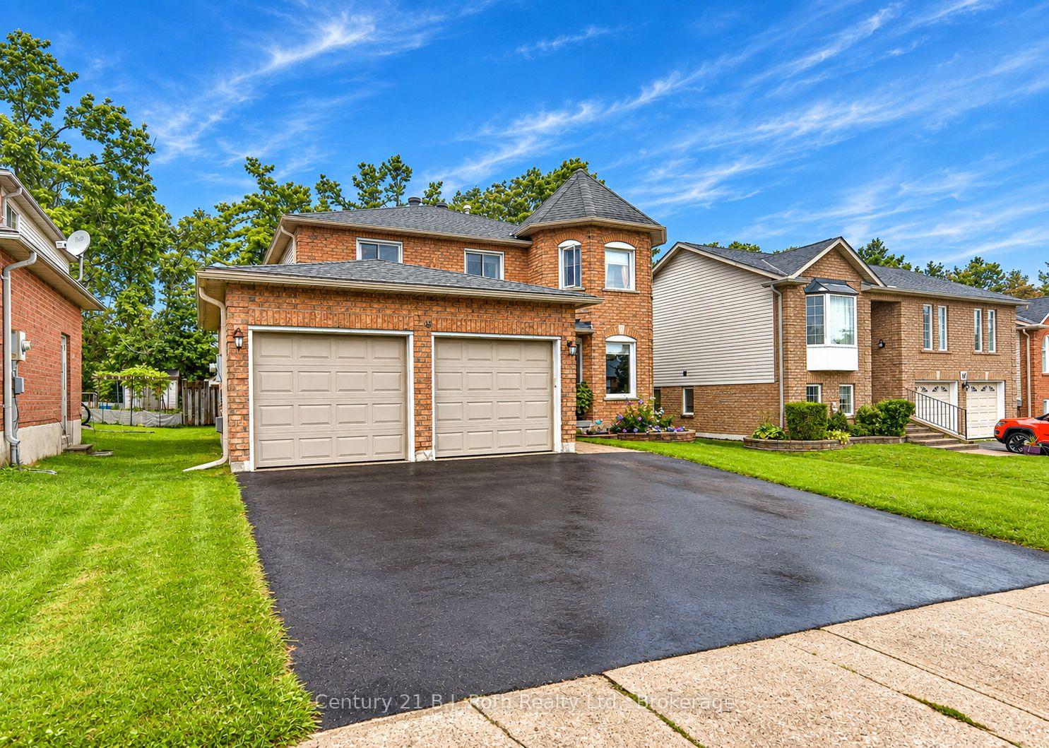 Photo 2 of 16 Frontier Avenue, Orillia — HOMEH