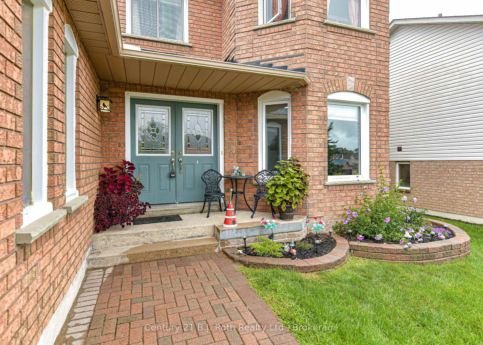 Photo 8 of 16 Frontier Avenue, Orillia — HOMEH