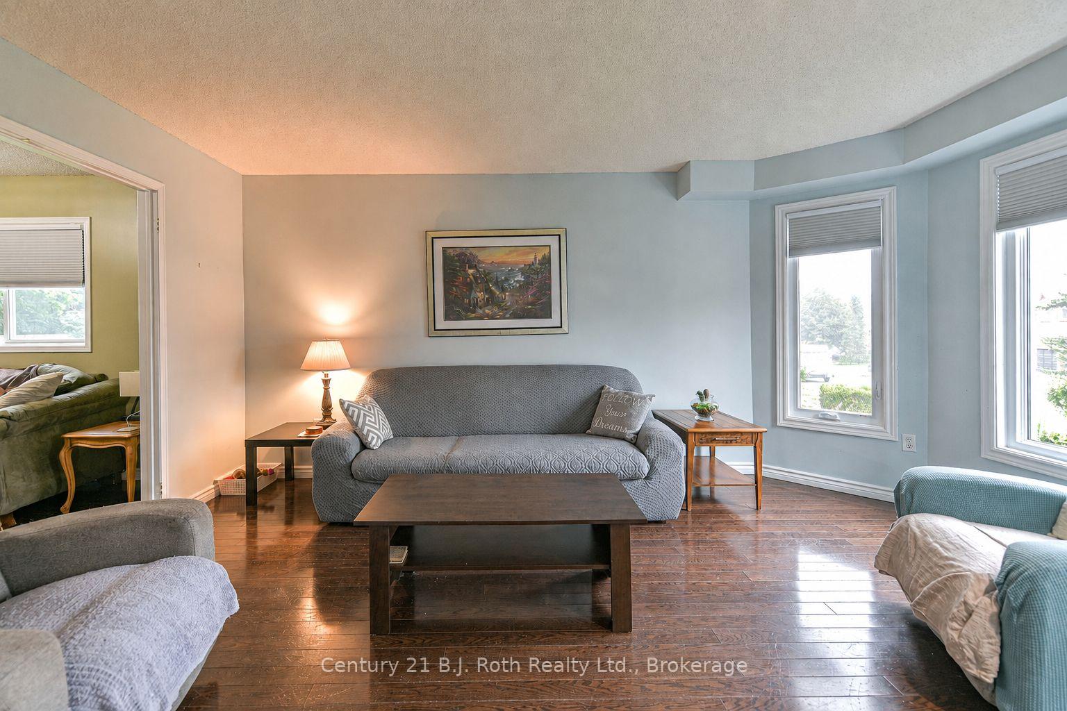 Photo 12 of 16 Frontier Avenue, Orillia — HOMEH