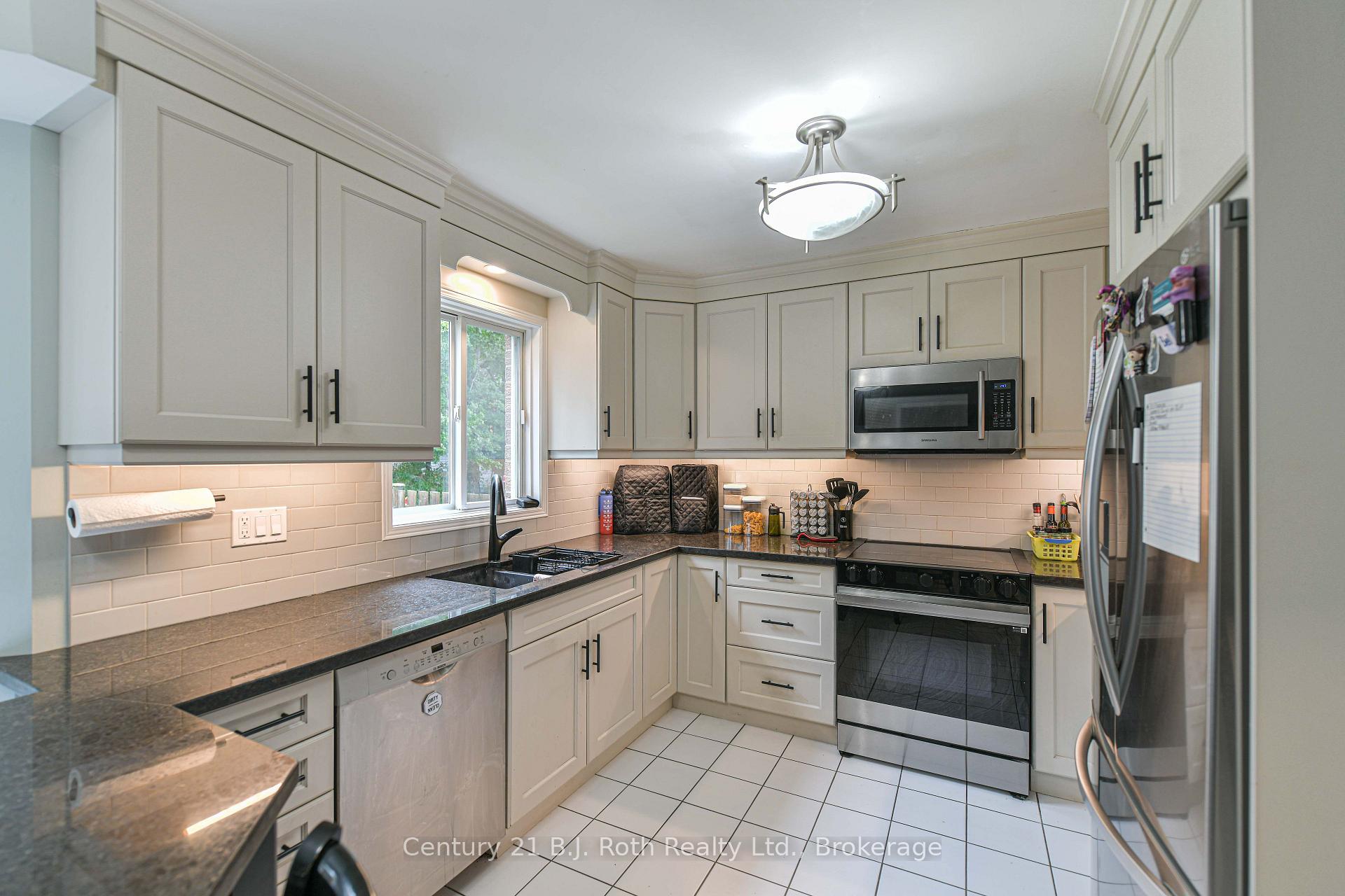 Photo 15 of 16 Frontier Avenue, Orillia — HOMEH