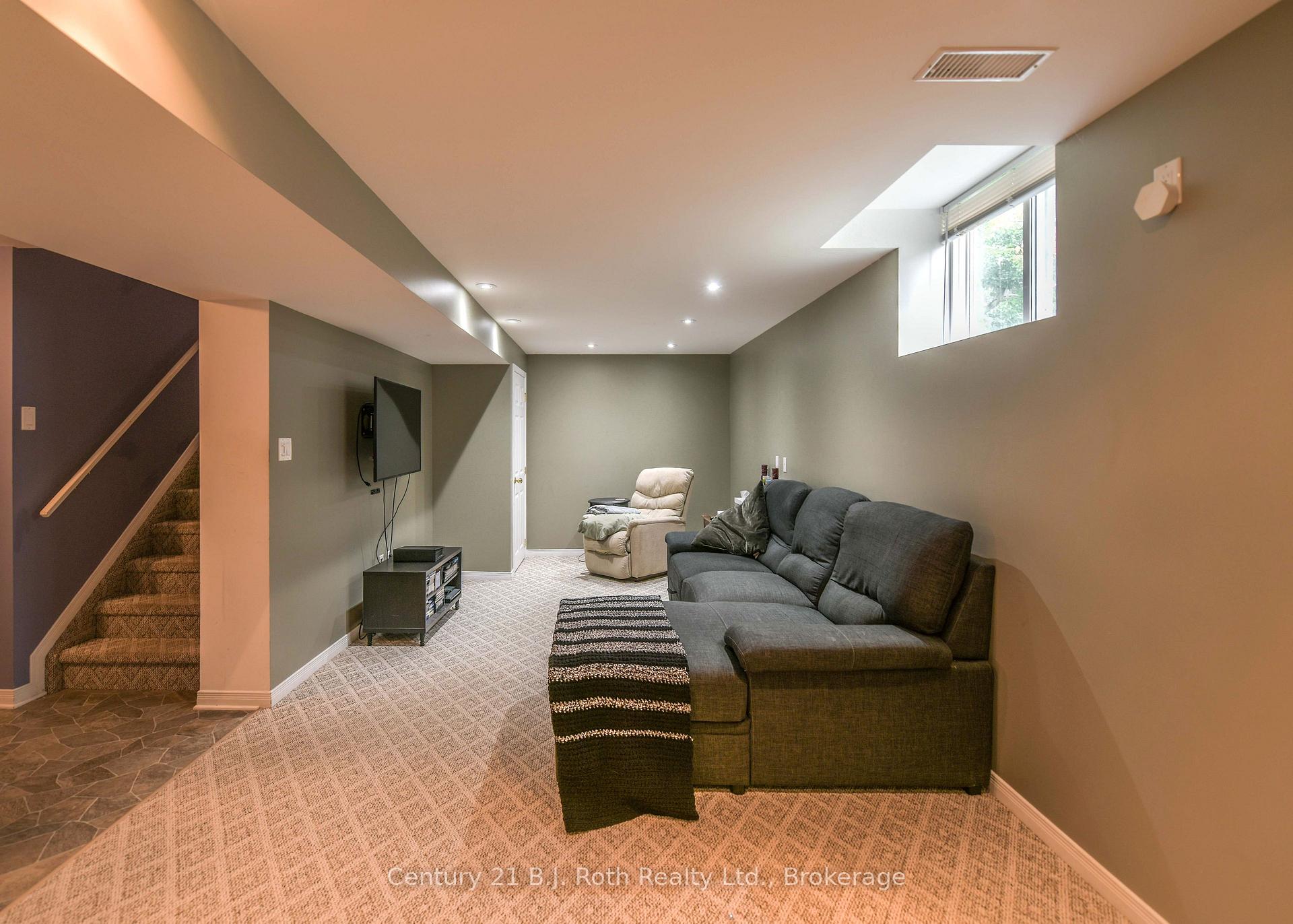 Photo 39 of 16 Frontier Avenue, Orillia — HOMEH