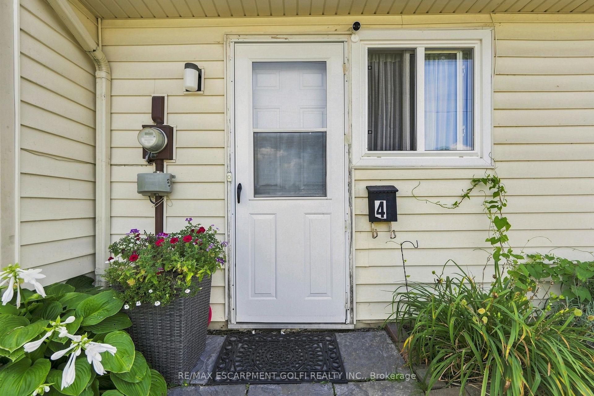 Photo 3 of Unit 4, 8646 Willoughby Drive, Niagara Falls, Chippawa — HOMEH