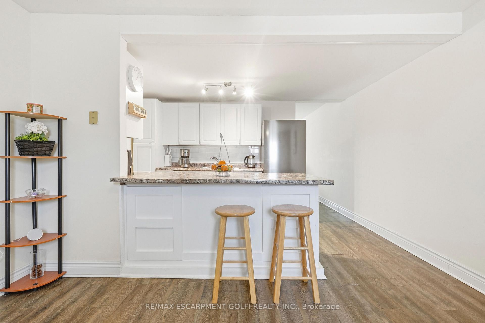 Photo 8 of Unit 4, 8646 Willoughby Drive, Niagara Falls, Chippawa — HOMEH