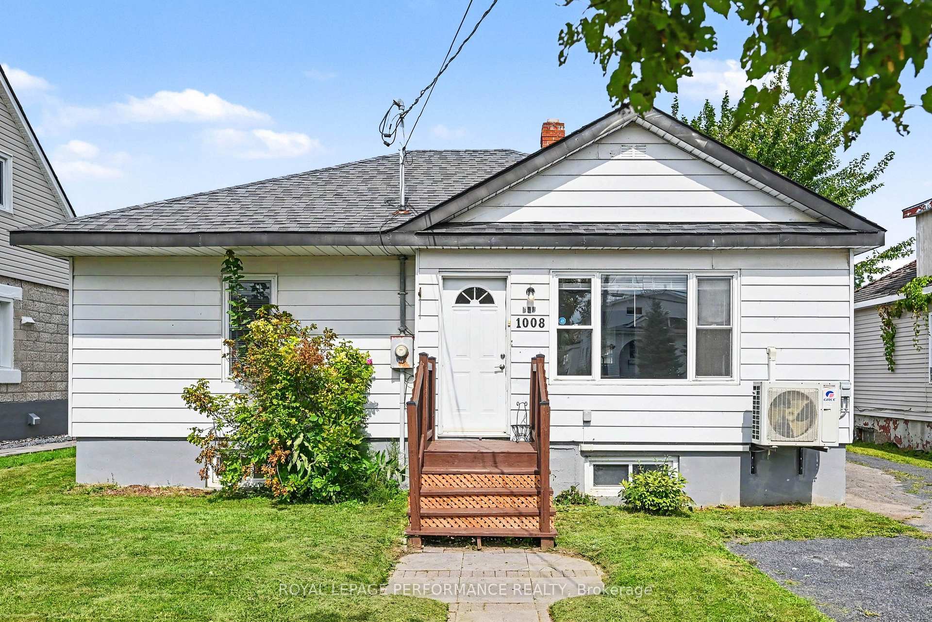 Photo 2 of 1008 Second Street E, Cornwall, Cornwall — HOMEH