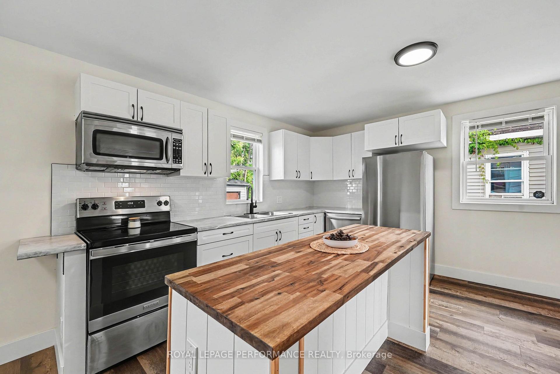 Photo 10 of 1008 Second Street E, Cornwall, Cornwall — HOMEH