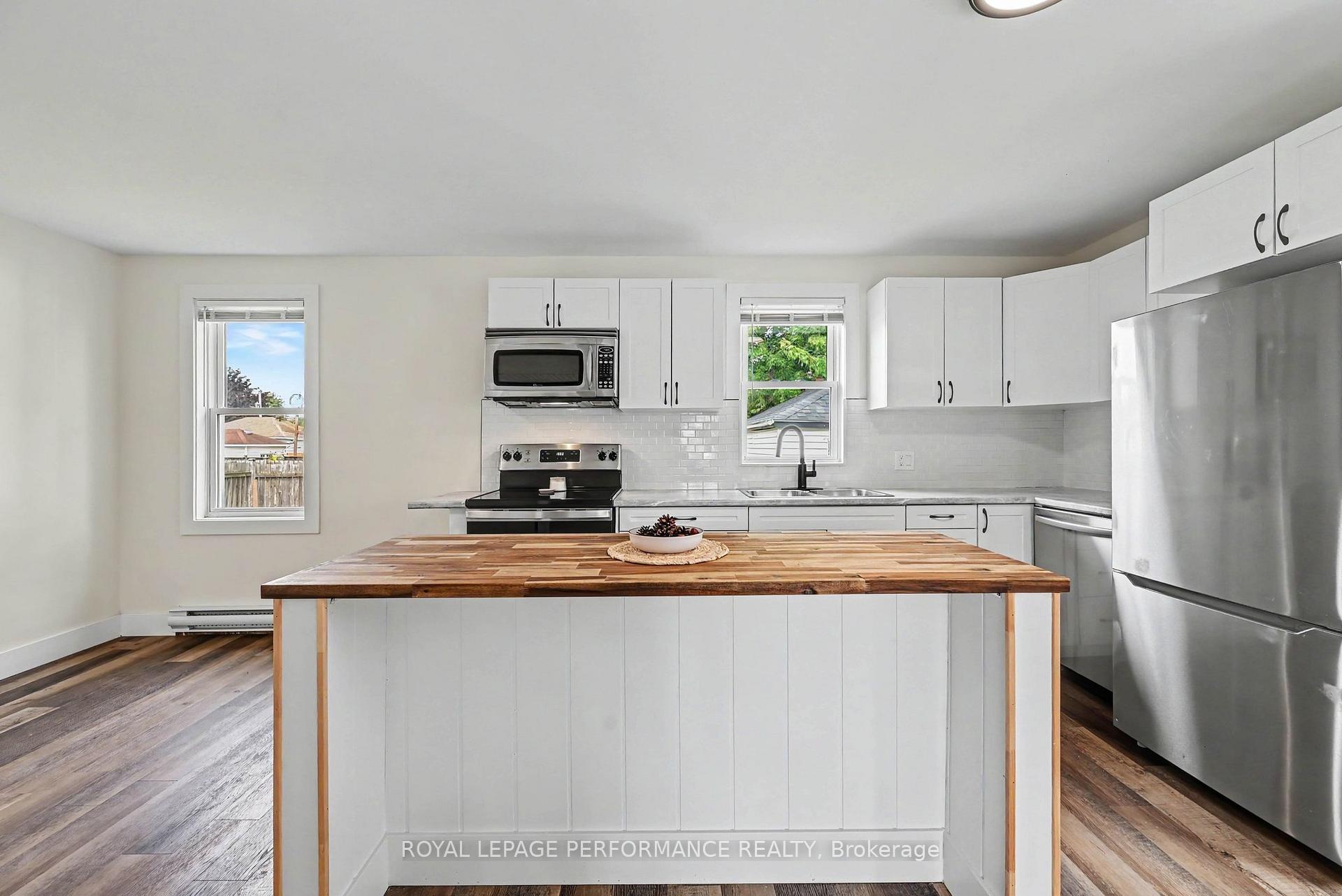 Photo 11 of 1008 Second Street E, Cornwall, Cornwall — HOMEH