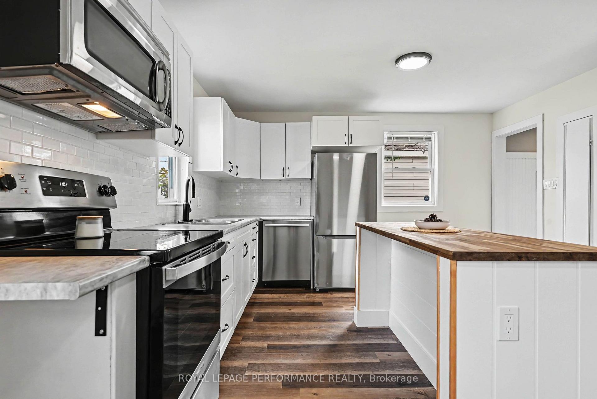 Photo 12 of 1008 Second Street E, Cornwall, Cornwall — HOMEH