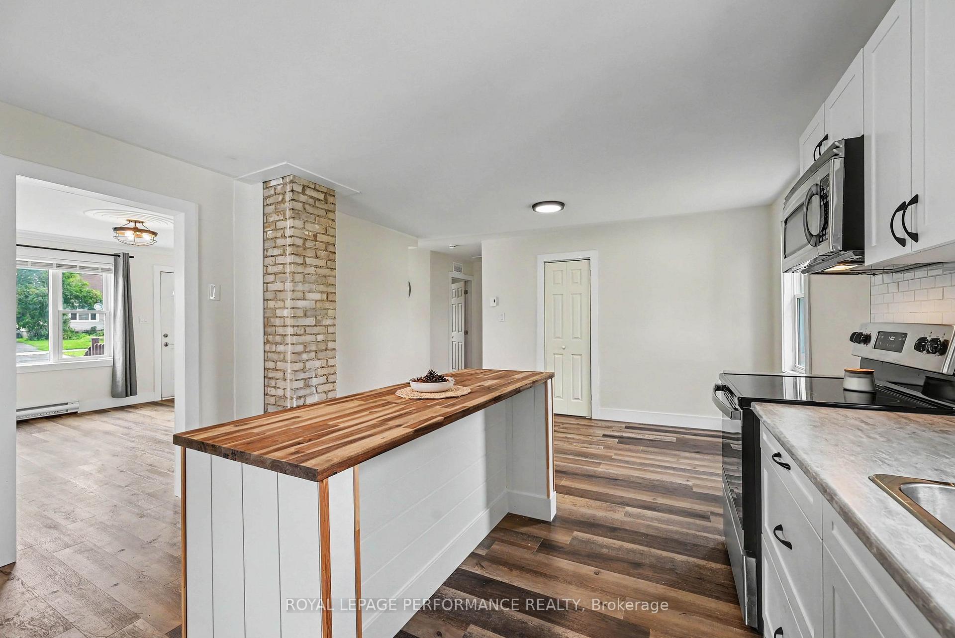 Photo 15 of 1008 Second Street E, Cornwall, Cornwall — HOMEH
