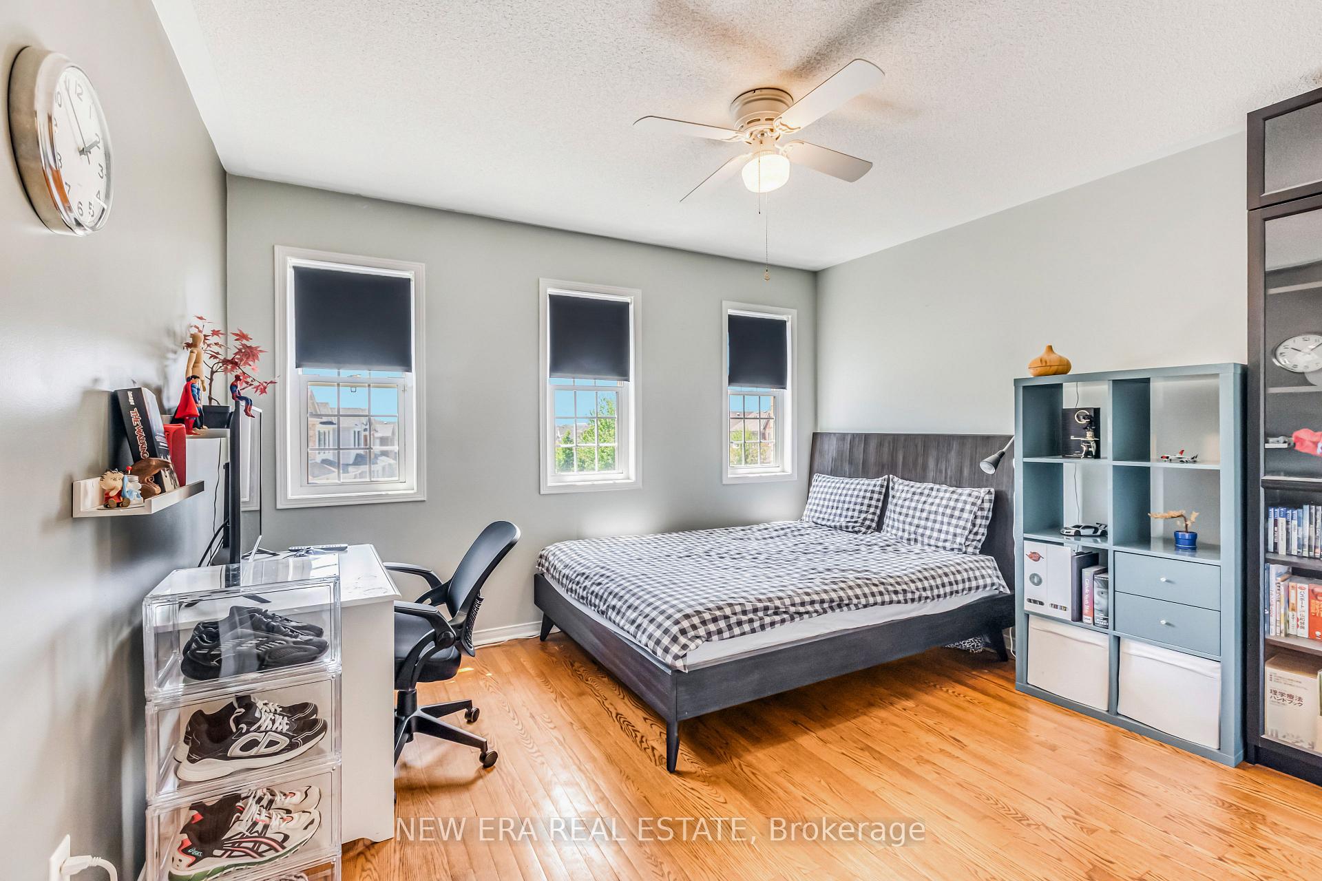 Photo 16 of 11 Warnford Circle, Ajax, Northeast Ajax — HOMEH