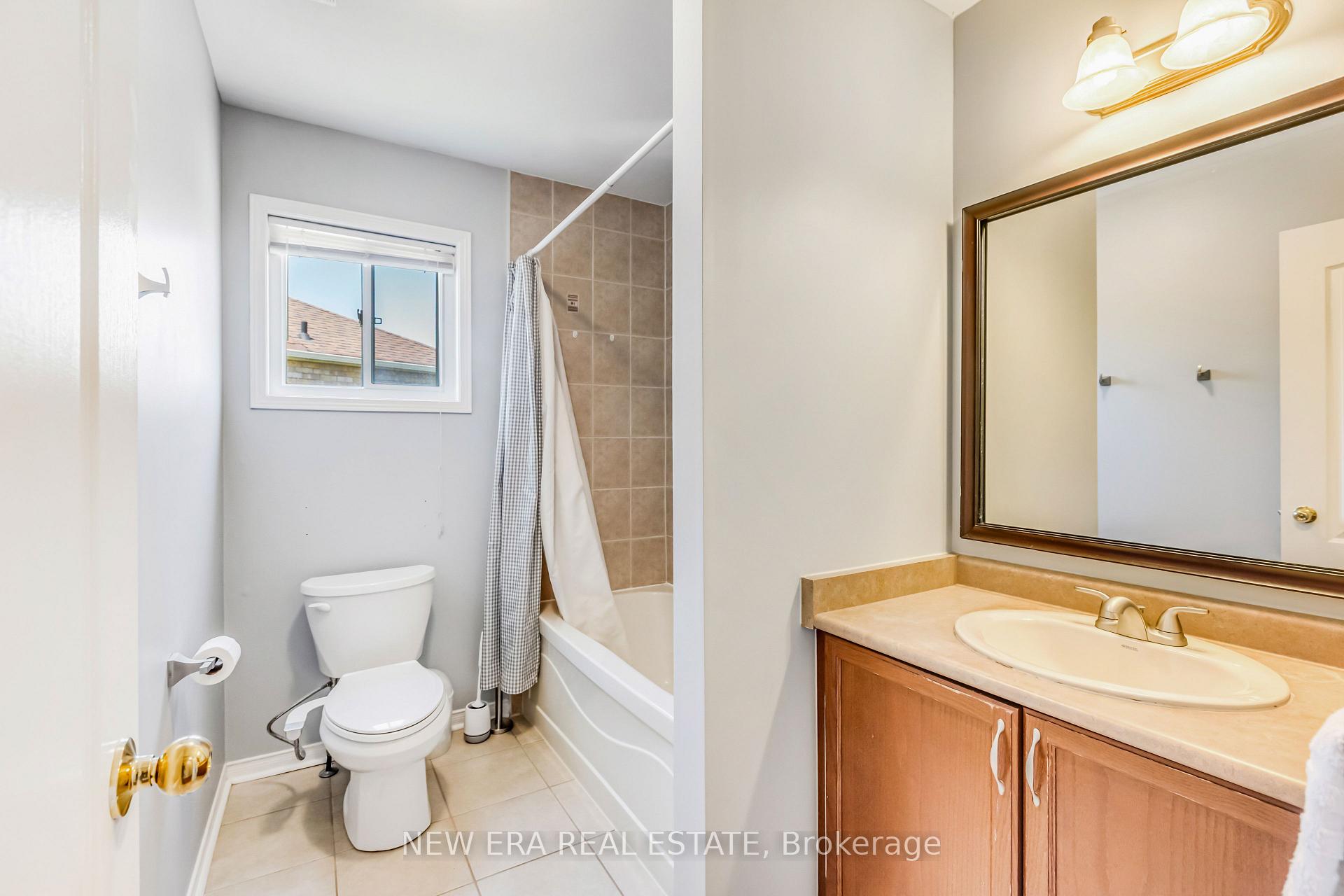 Photo 18 of 11 Warnford Circle, Ajax, Northeast Ajax — HOMEH