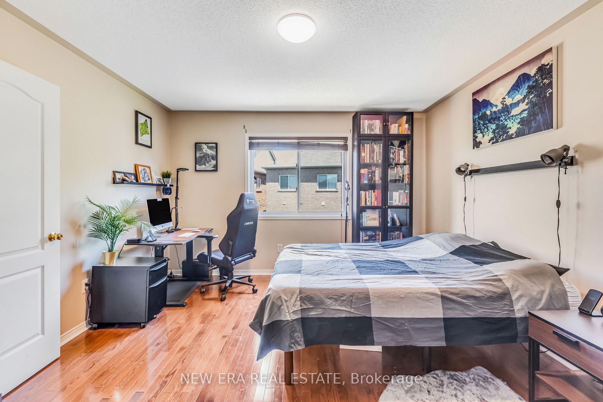 Photo 21 of 11 Warnford Circle, Ajax, Northeast Ajax — HOMEH