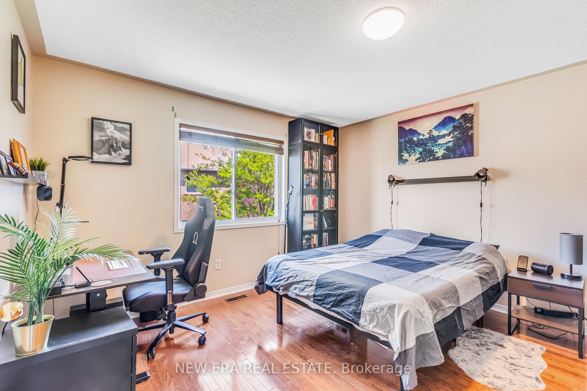 Photo 23 of 11 Warnford Circle, Ajax, Northeast Ajax — HOMEH