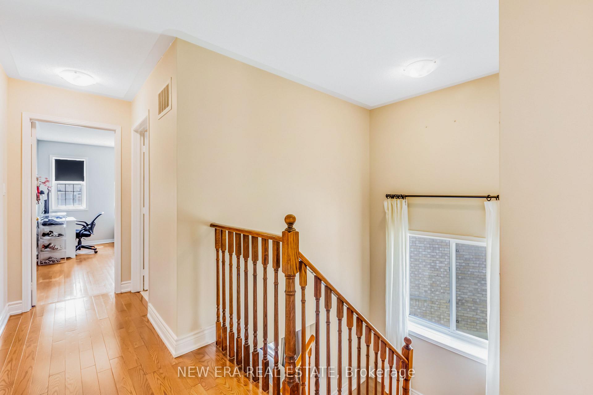 Photo 26 of 11 Warnford Circle, Ajax, Northeast Ajax — HOMEH