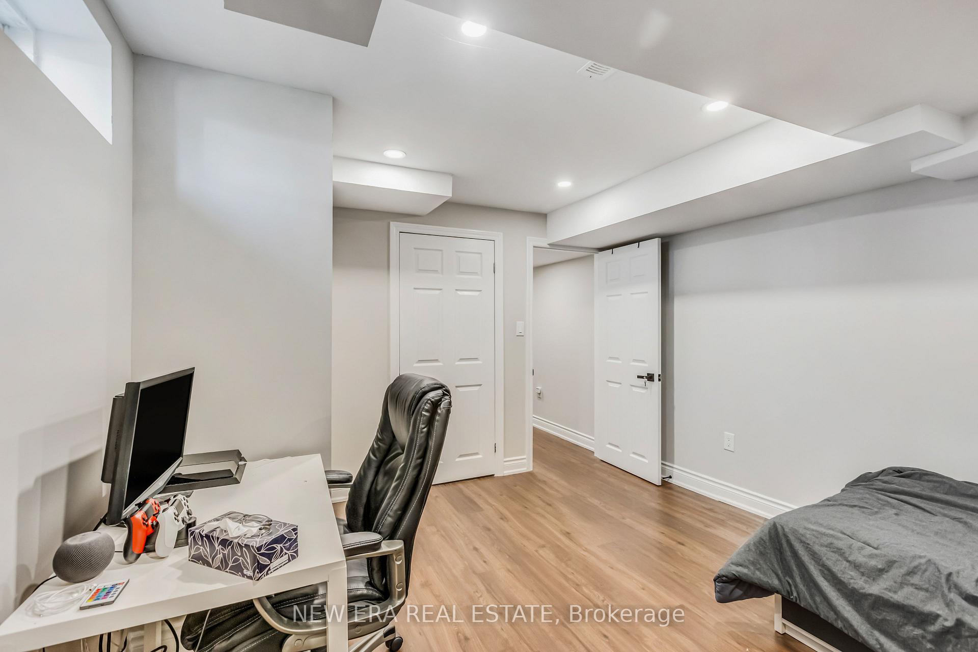 Photo 33 of 11 Warnford Circle, Ajax, Northeast Ajax — HOMEH