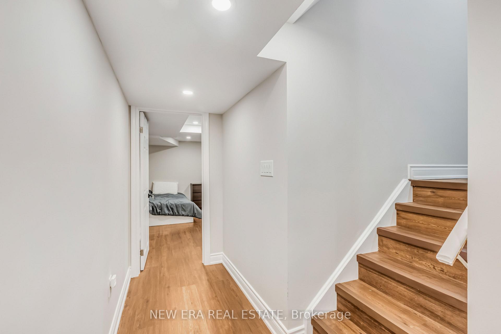 Photo 34 of 11 Warnford Circle, Ajax, Northeast Ajax — HOMEH