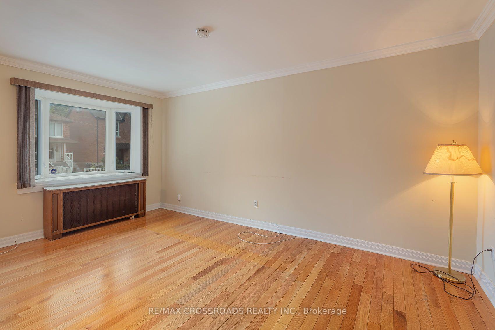 Photo 8 of 218 Gledhill Avenue, Toronto, Woodbine-Lumsden — HOMEH