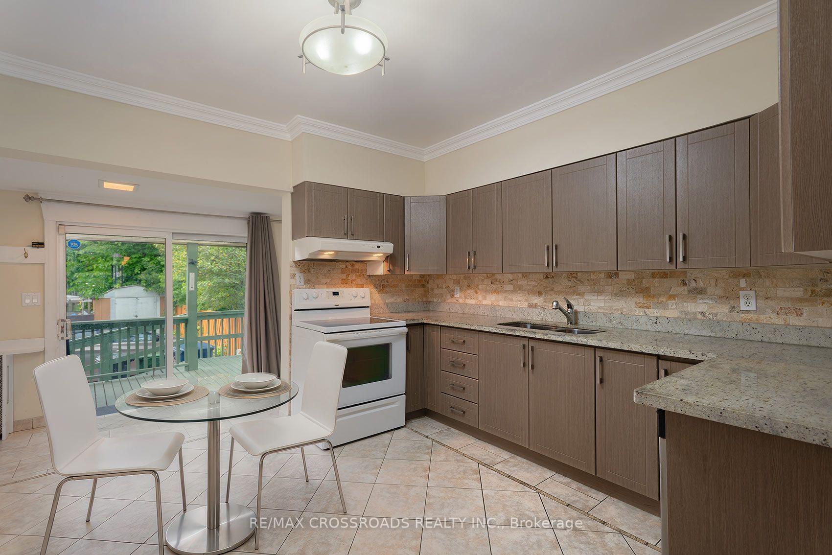 Photo 10 of 218 Gledhill Avenue, Toronto, Woodbine-Lumsden — HOMEH