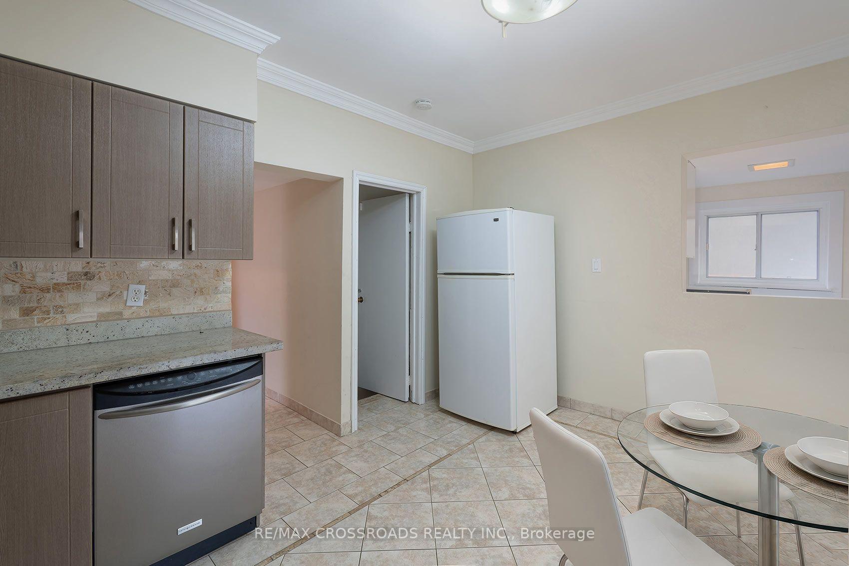 Photo 12 of 218 Gledhill Avenue, Toronto, Woodbine-Lumsden — HOMEH
