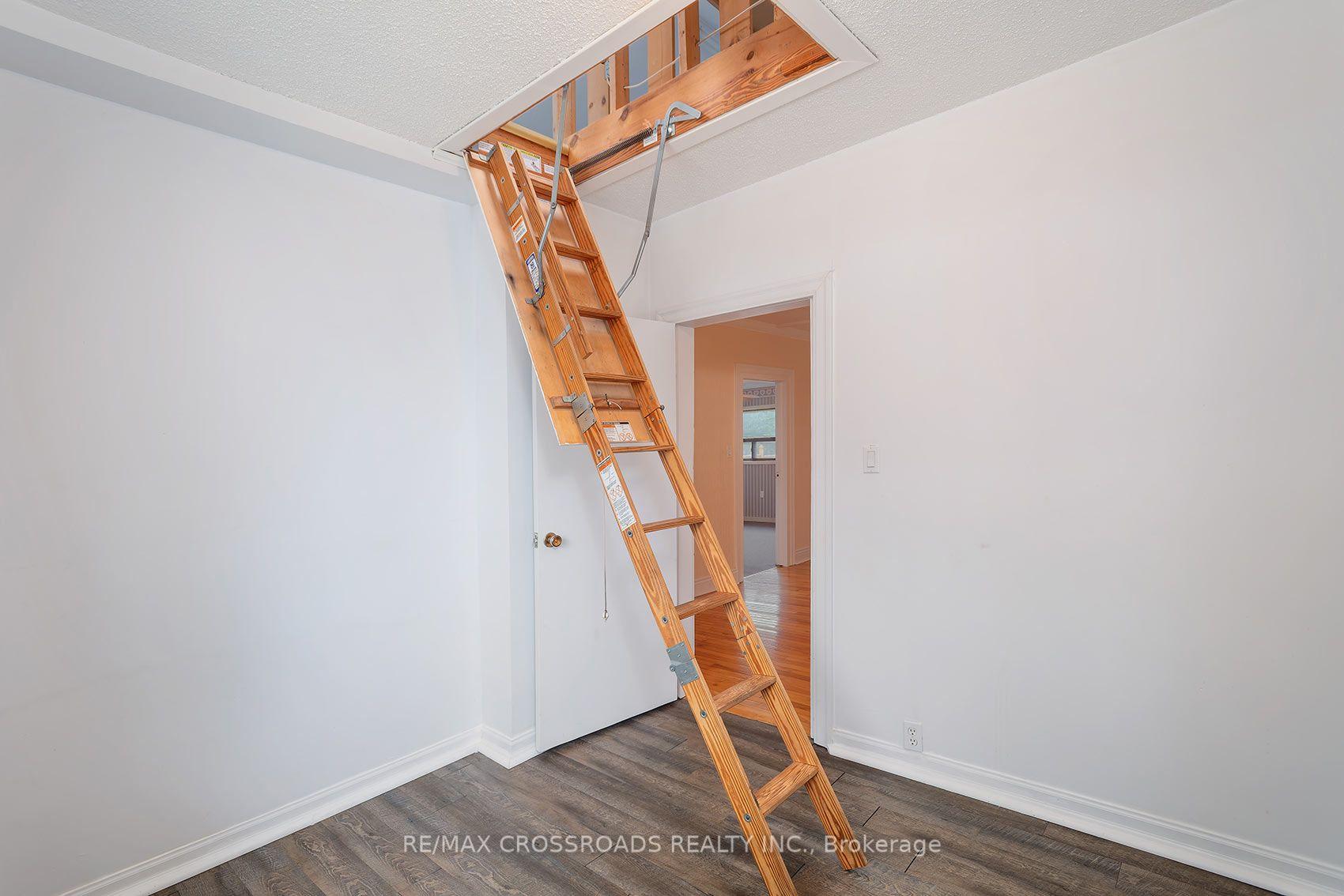 Photo 20 of 218 Gledhill Avenue, Toronto, Woodbine-Lumsden — HOMEH