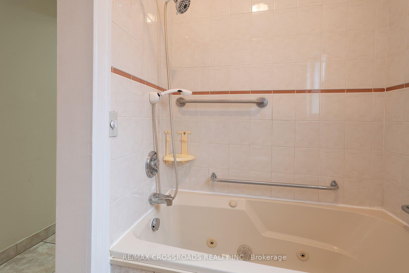 Photo 25 of 218 Gledhill Avenue, Toronto, Woodbine-Lumsden — HOMEH