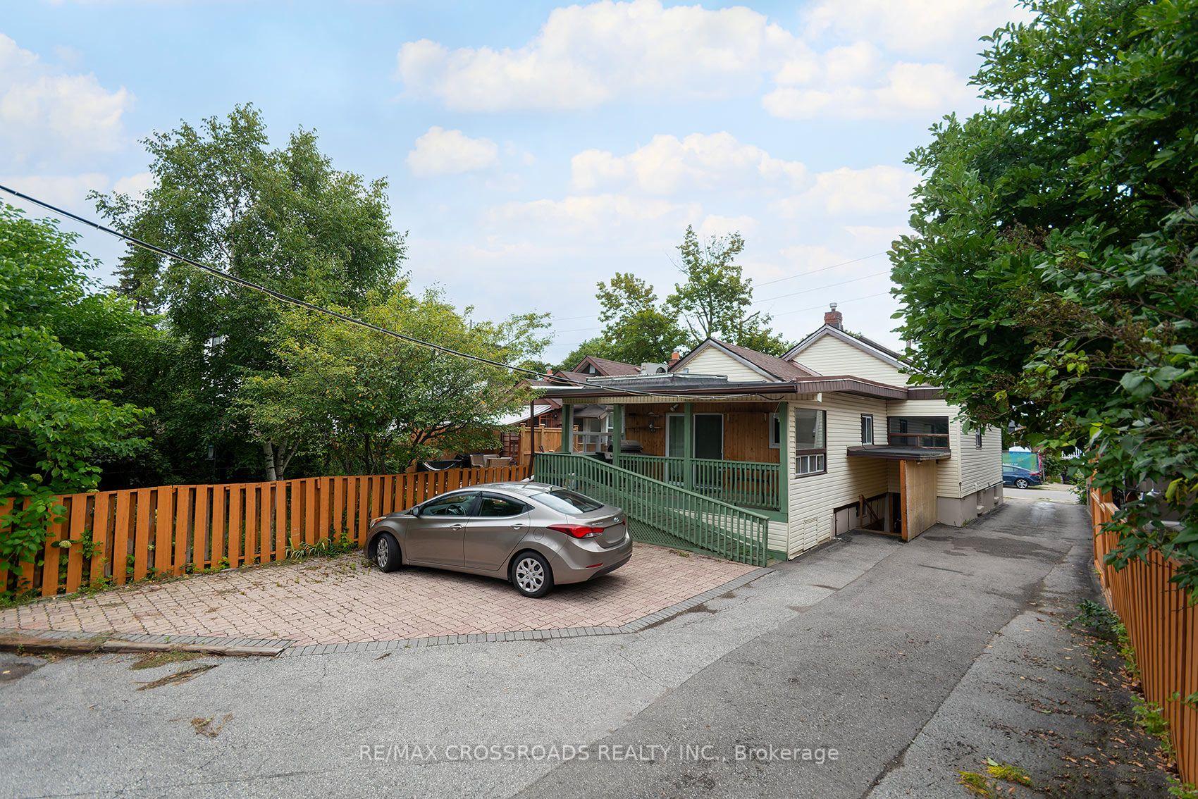 Photo 38 of 218 Gledhill Avenue, Toronto, Woodbine-Lumsden — HOMEH