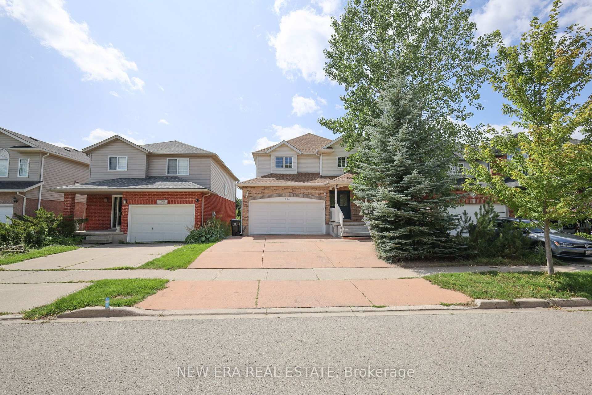 Photo 2 of 704 Brandenburg Boulevard, Waterloo, Upper Beechwood — HOMEH