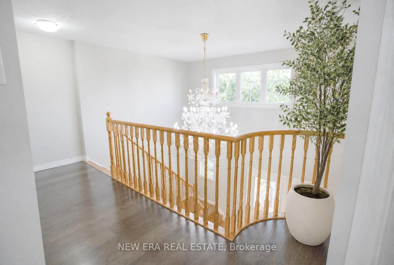 Photo 11 of 704 Brandenburg Boulevard, Waterloo, Upper Beechwood — HOMEH