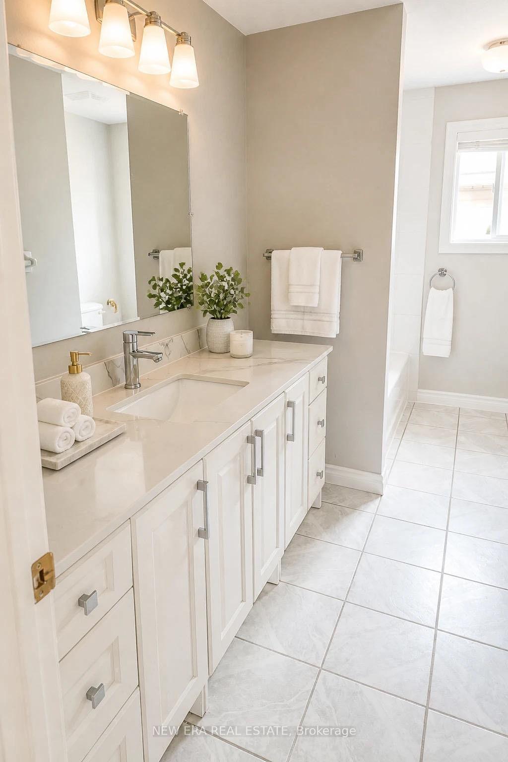 Photo 20 of 704 Brandenburg Boulevard, Waterloo, Upper Beechwood — HOMEH