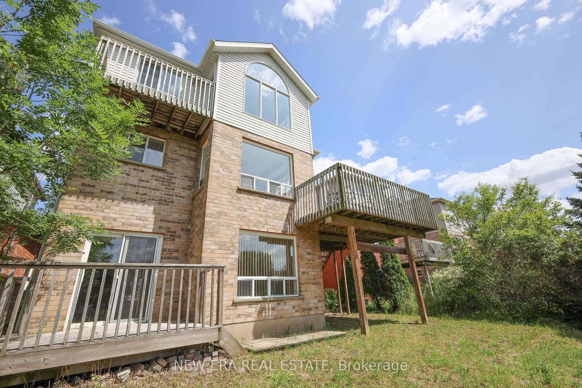 Photo 24 of 704 Brandenburg Boulevard, Waterloo, Upper Beechwood — HOMEH